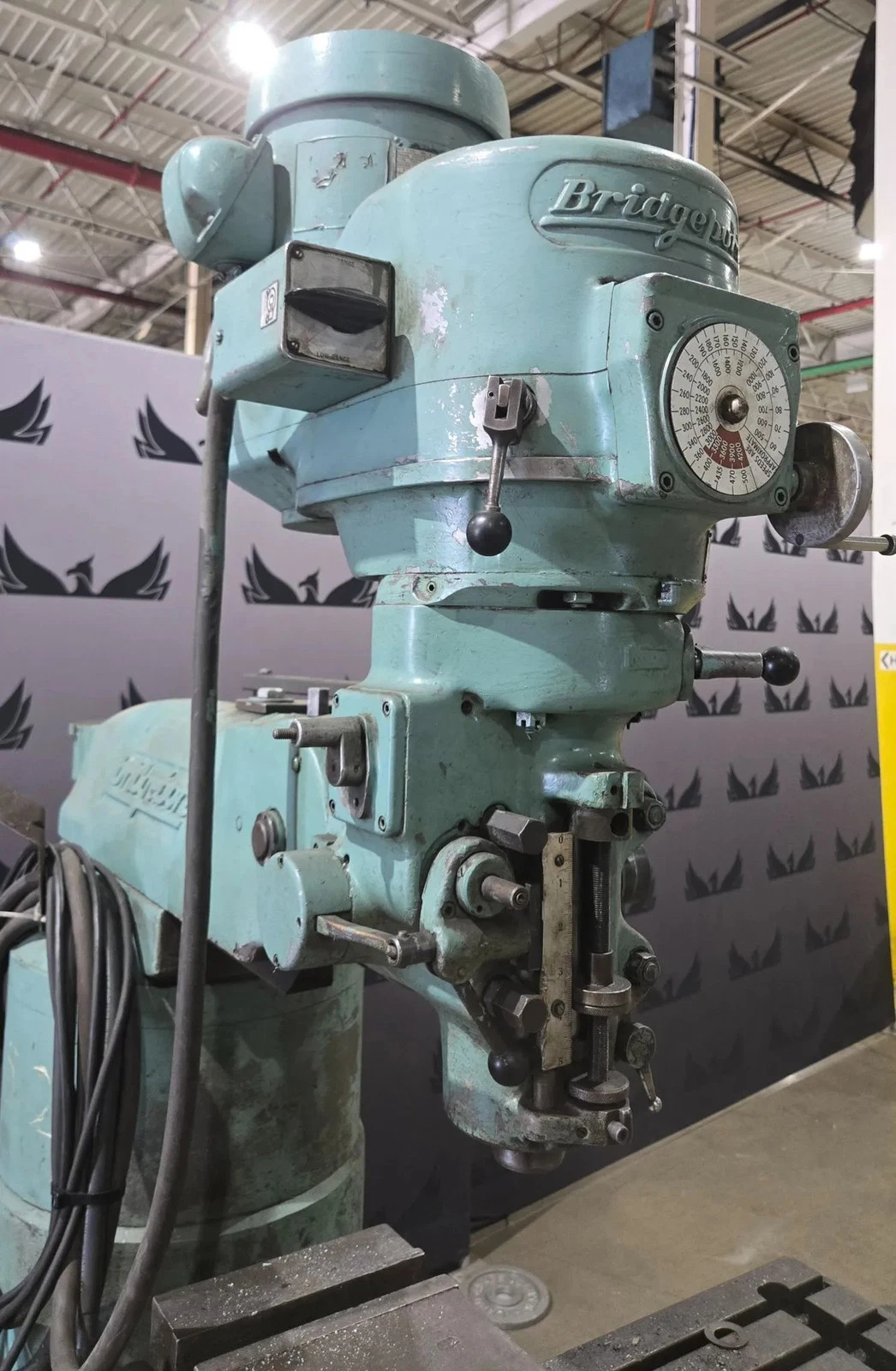 Bridgeport 153998 Vertical Milling Machine USED - Image 5