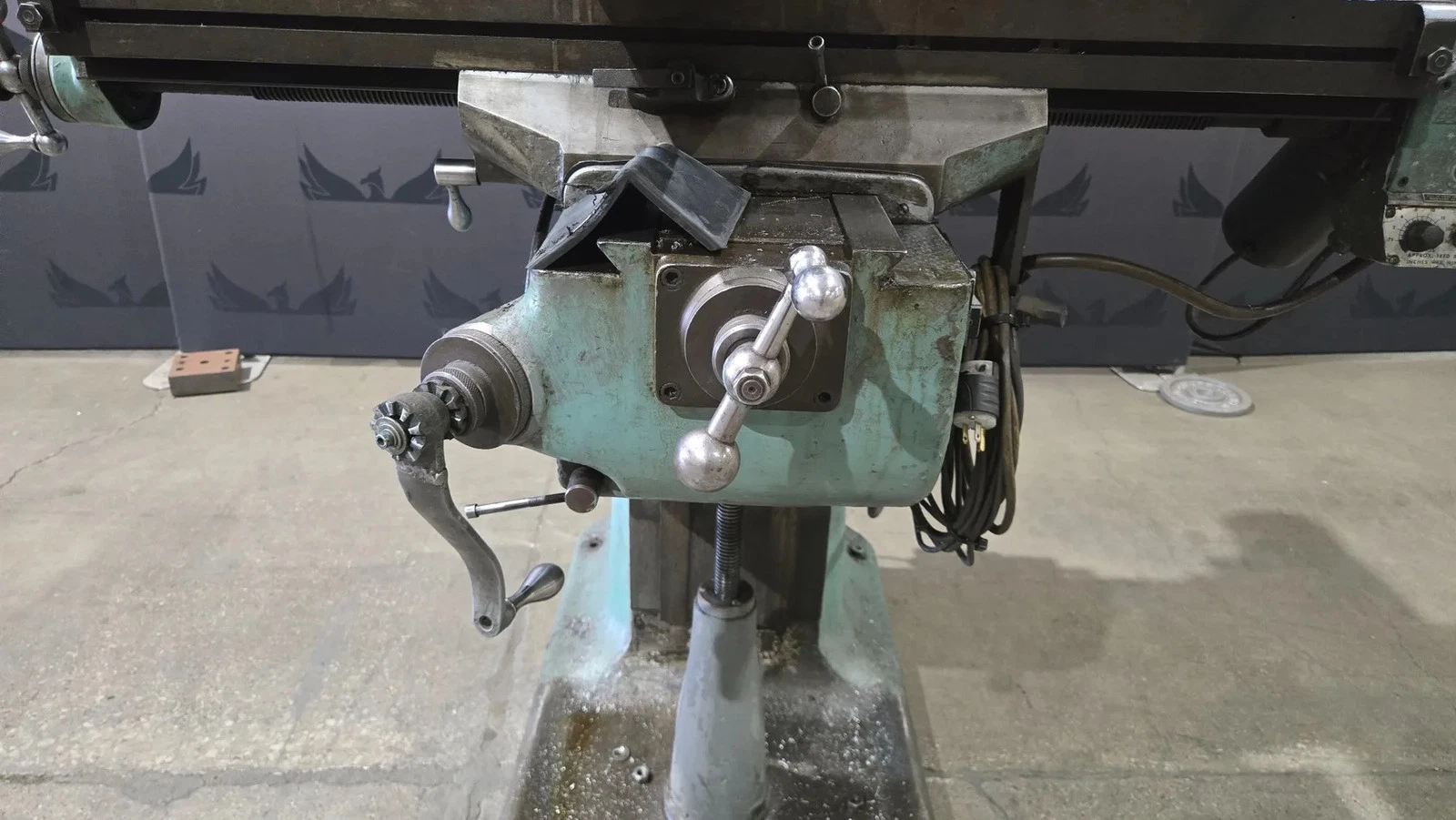 Bridgeport 153998 Vertical Milling Machine USED - Image 10