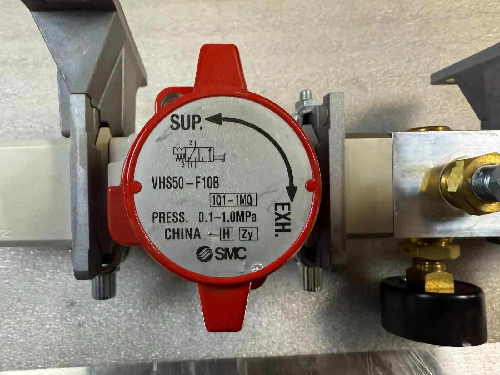 SMC VHS50-10N-X30 Residual Pressure Release Valve w/ ISE70 Pressure Switch USED - Image 4