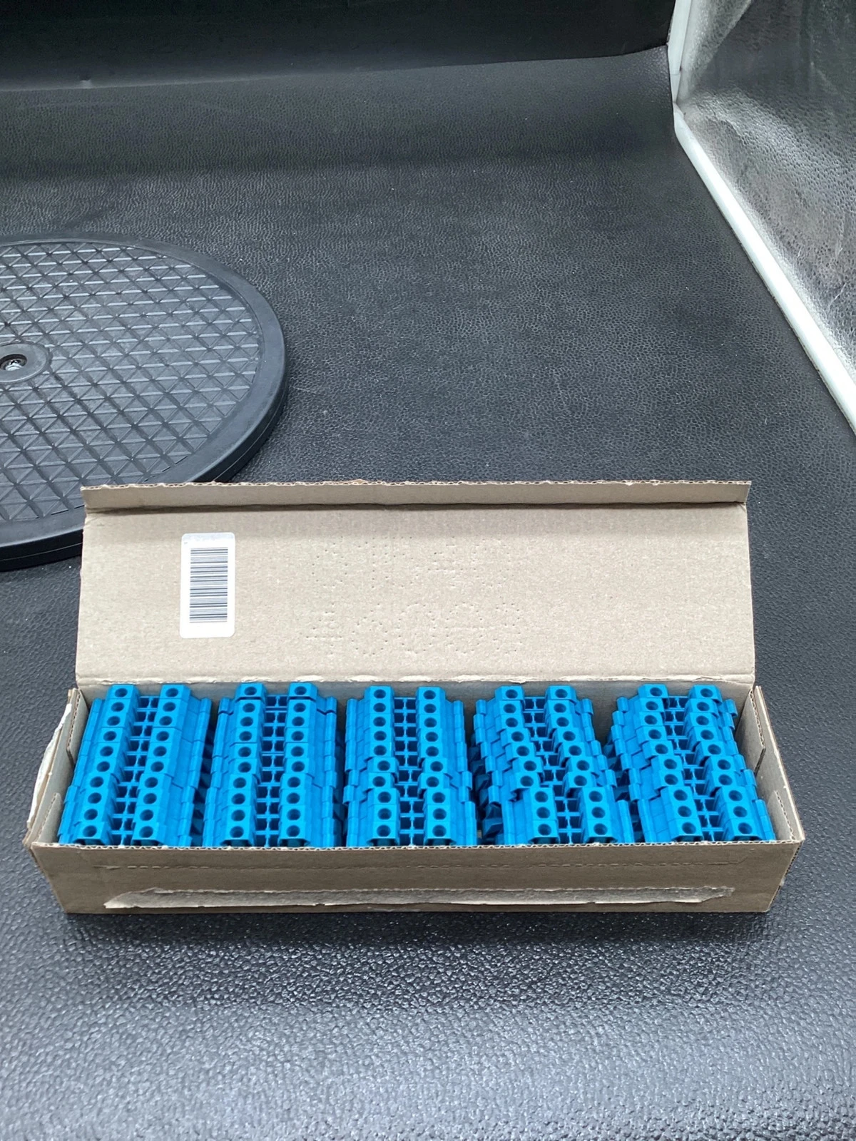 EATON XBUT4BU Blue Feed-Through Terminal Block (Box of 50) NEW - Image 4