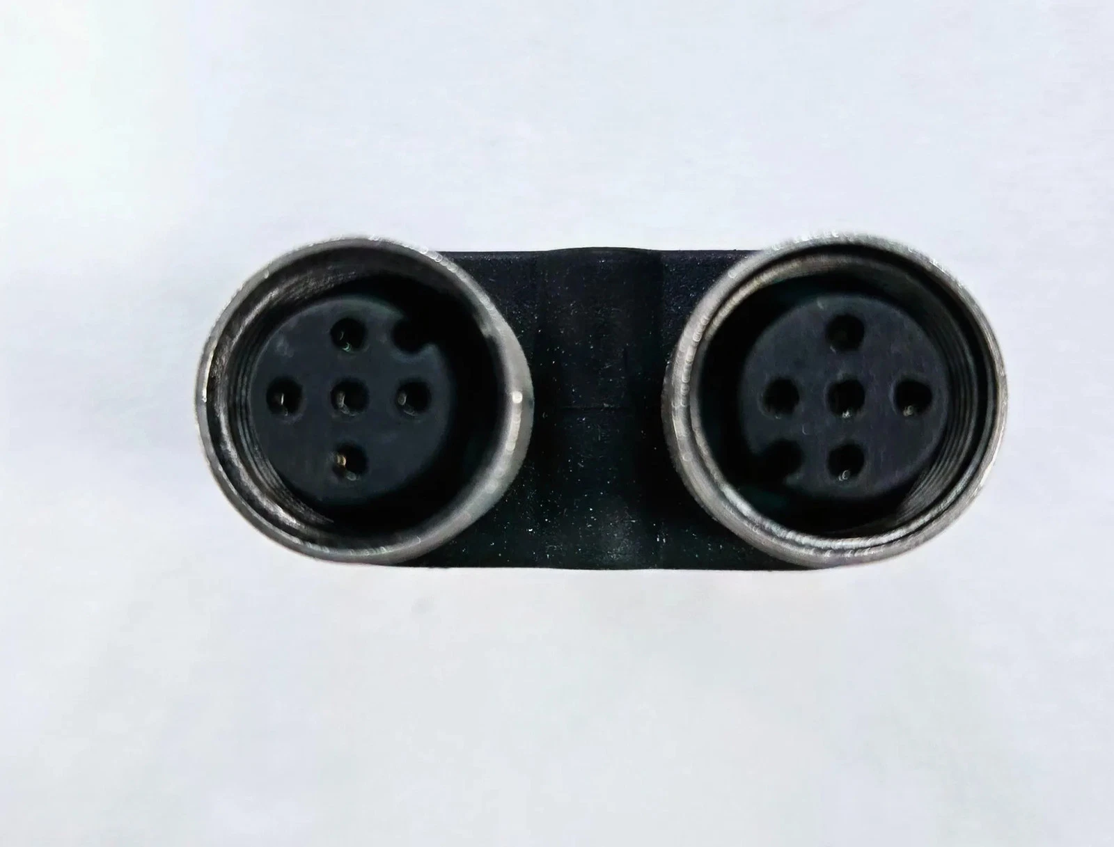 BALLUFF BCC089P 5 PIN T SPLITTER USED - Image 3