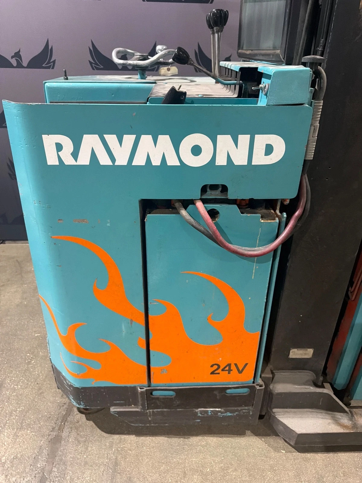 RAYMOND 20IR40TT 4000 LB Reach Truck with TS24/100 Charger USED - Drive Wheel Damage - Image 3
