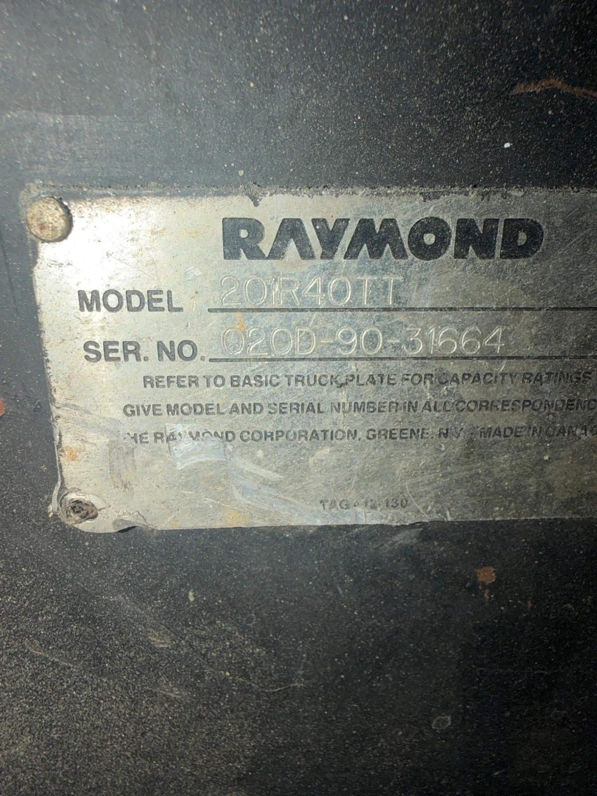 RAYMOND 20IR40TT 4000 LB Reach Truck with TS24/100 Charger USED - Drive Wheel Damage - Image 7