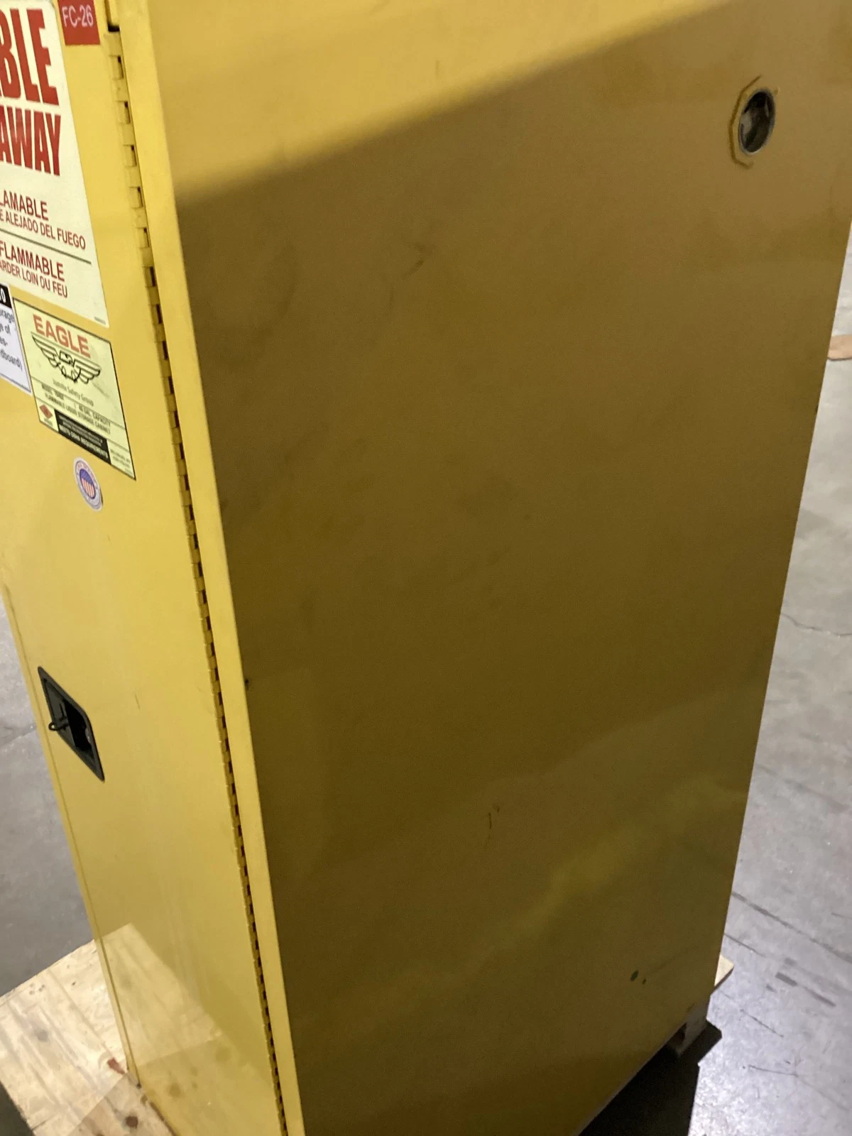 Eagle 1946X 48 Gallon Flammable Liquid Storage Cabinet USED - Image 6
