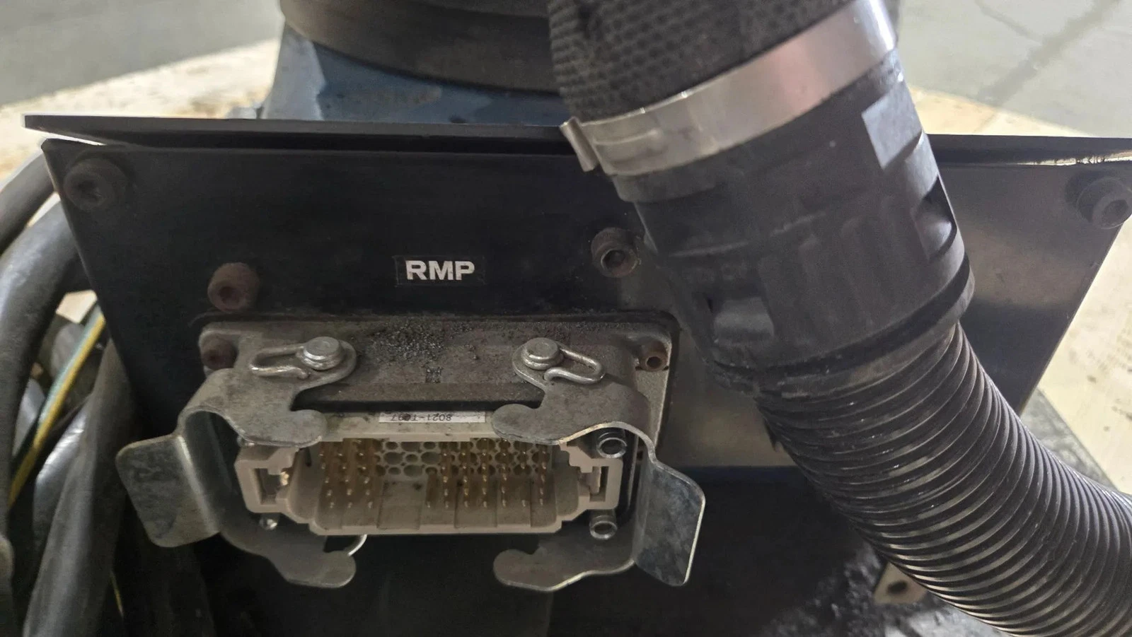 Fanuc Arc Mate 120iD Complete with R-30iB Plus Controller and TPS 400i Weld System USED - Image 9