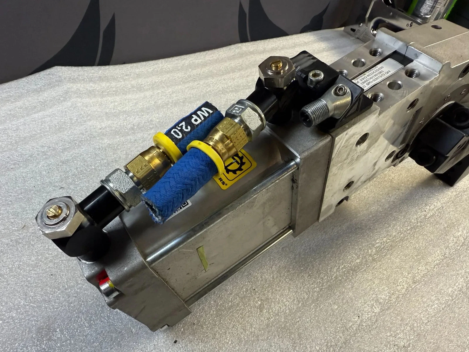 TUNKERS VU 63.1 BR2 A035 T12 5-135° Pneumatic Clamp USED - Image 2