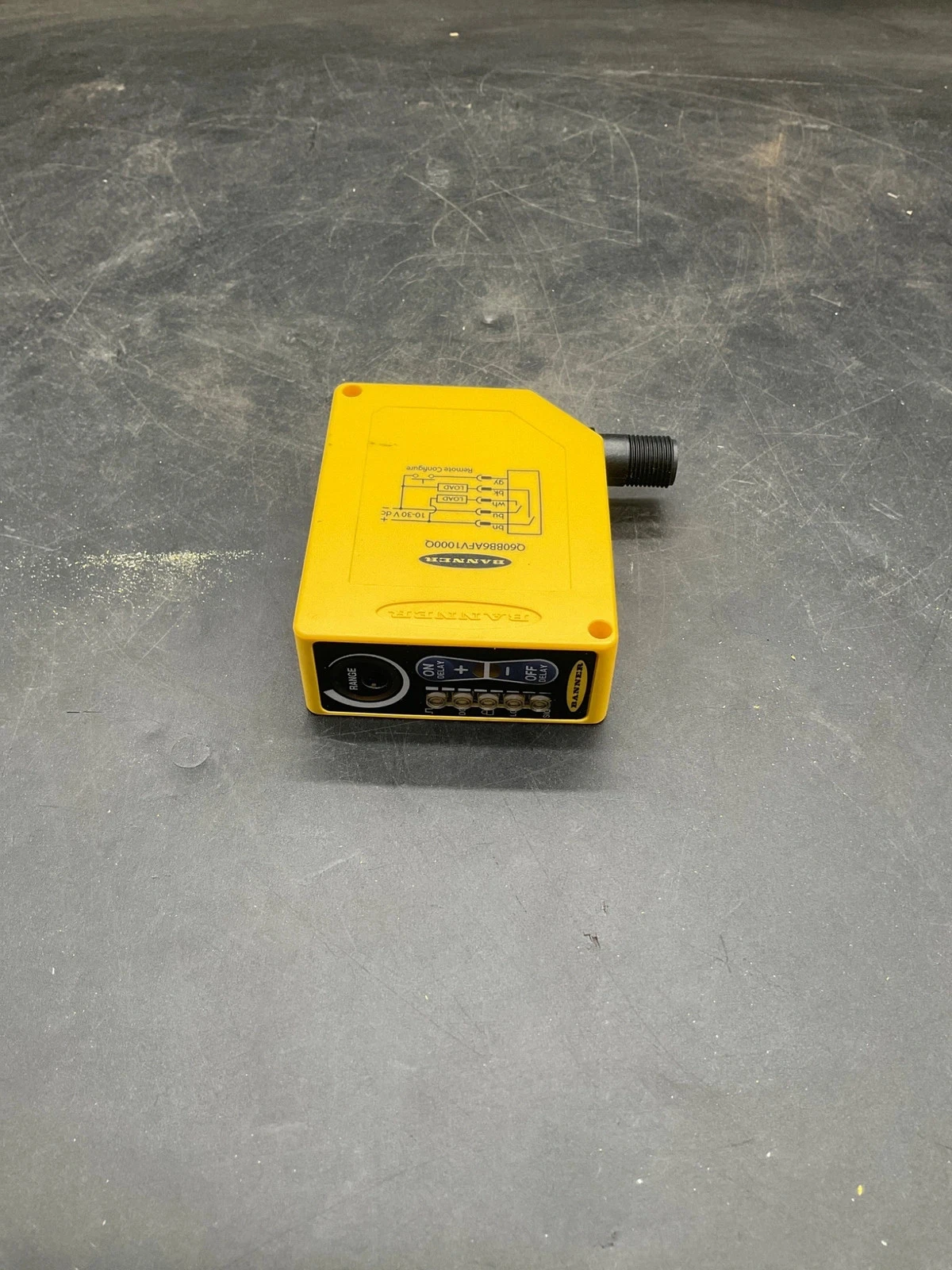 BANNER Q60BB6AFV1000Q Photoelectric Sensor 10–30V DC NEW - Image 5
