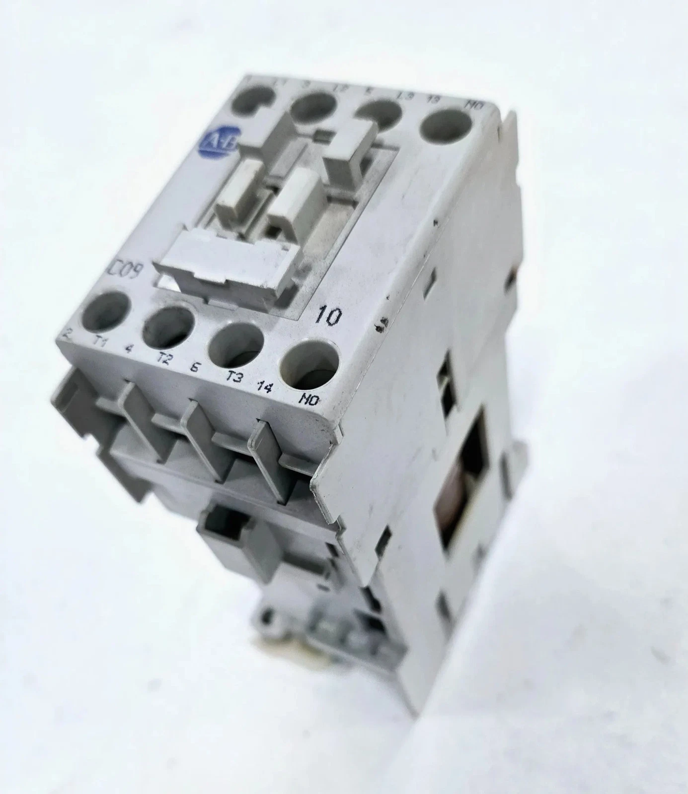 ALLEN BRADLEY 100-C092*10 SER A CONTACTOR USED - Image 2