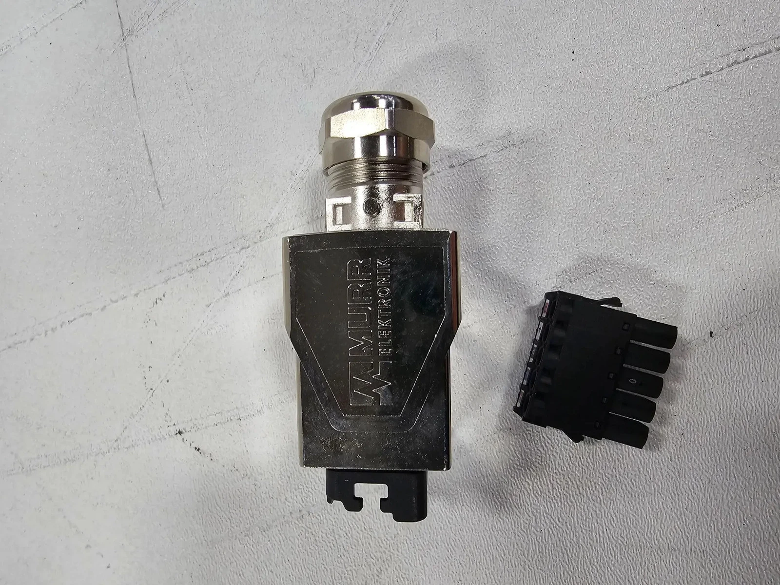 MURR ELEKTRONIK 7000-98041-0000000 Field-Wireable Connector NEW - Image 3