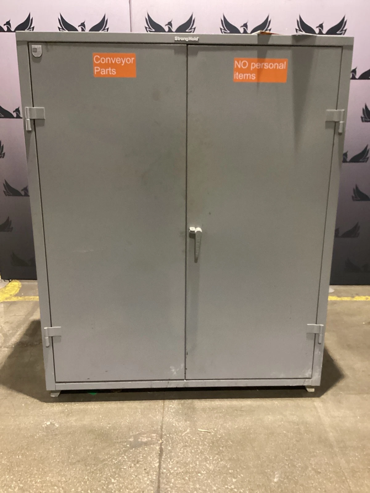 Strong Hold 56-243-L Heavy Duty Industrial Storage Cabinet w/ Shelves USED - Image 3