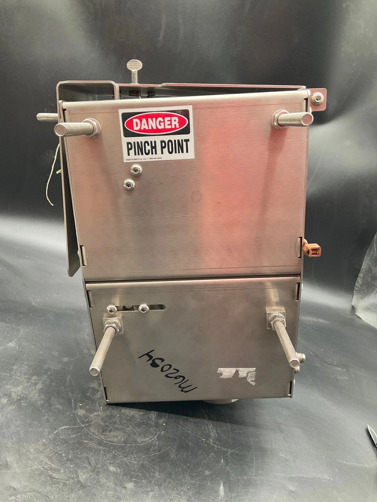 ITW Ransburg 22-1486 Grounded Purge Receptacle Box USED - Image 2