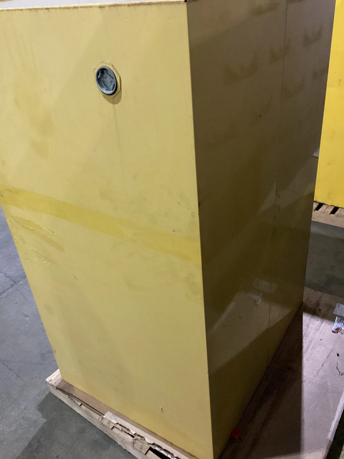 Justrite 25860 90 Gallon Flammable Liquid Storage Cabinet USED - Image 6