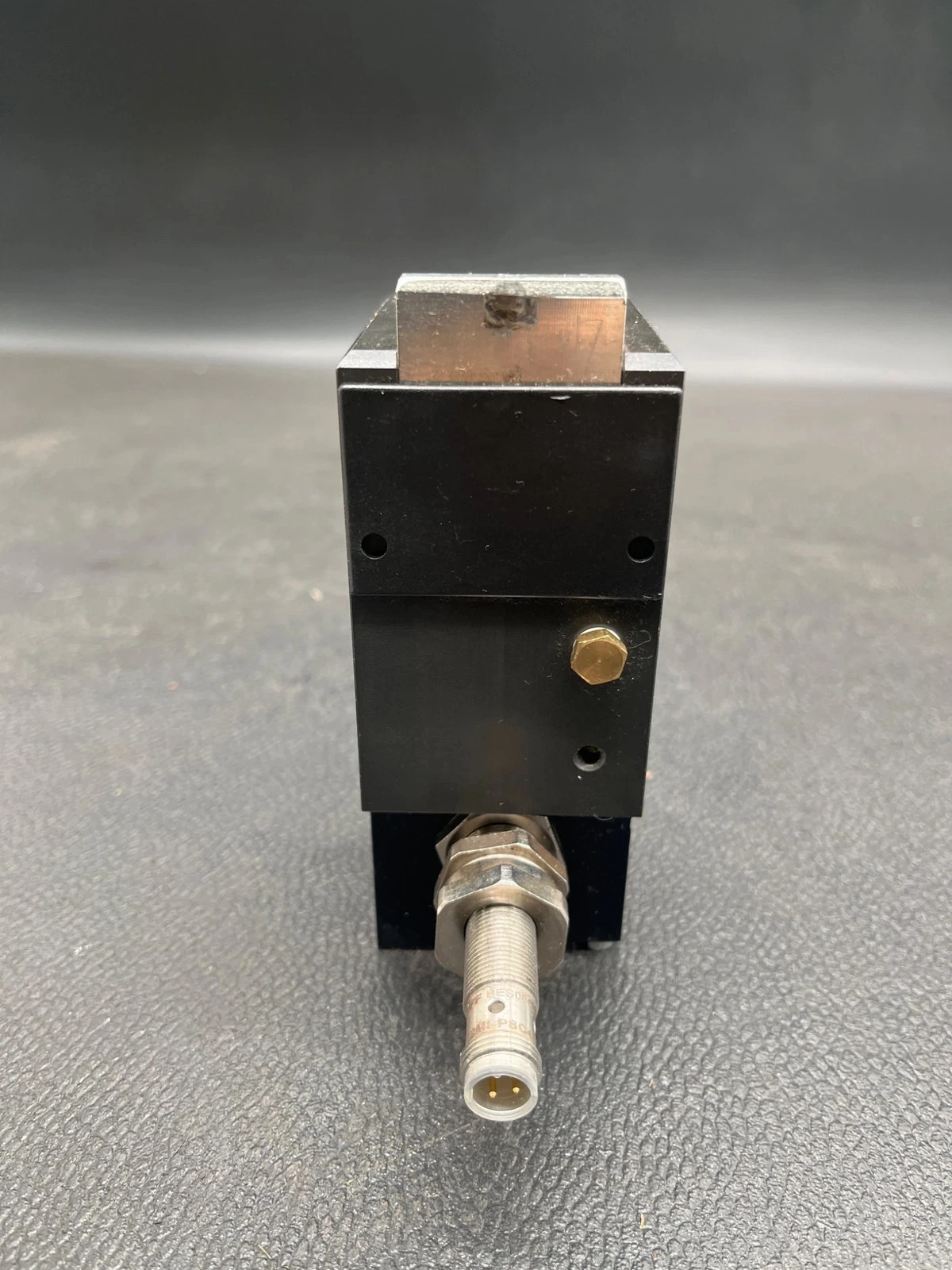 Wörner D0-810-10-EW-I Stopper Cylinder Assembly USED - Image 3