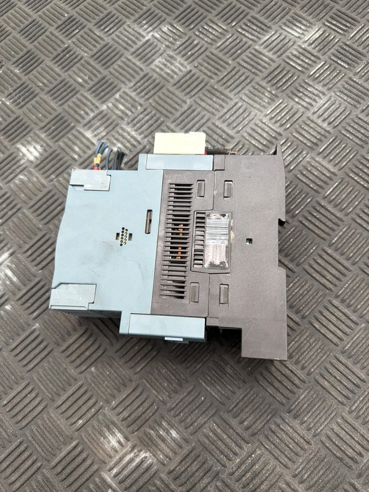 SIEMENS 3RW4038-1BB04 24V, 3P Soft Starter w/ Bypass USED - Image 2