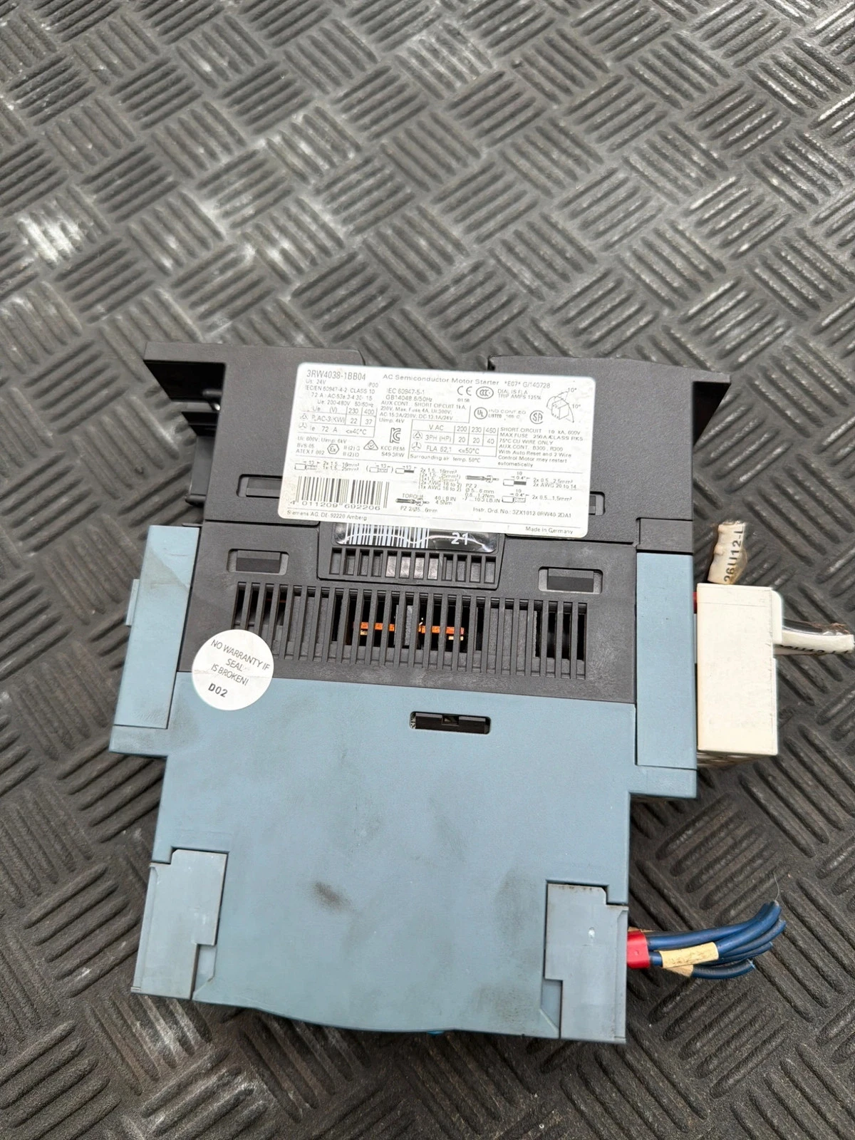 SIEMENS 3RW4038-1BB04 24V, 3P Soft Starter w/ Bypass USED - Image 3