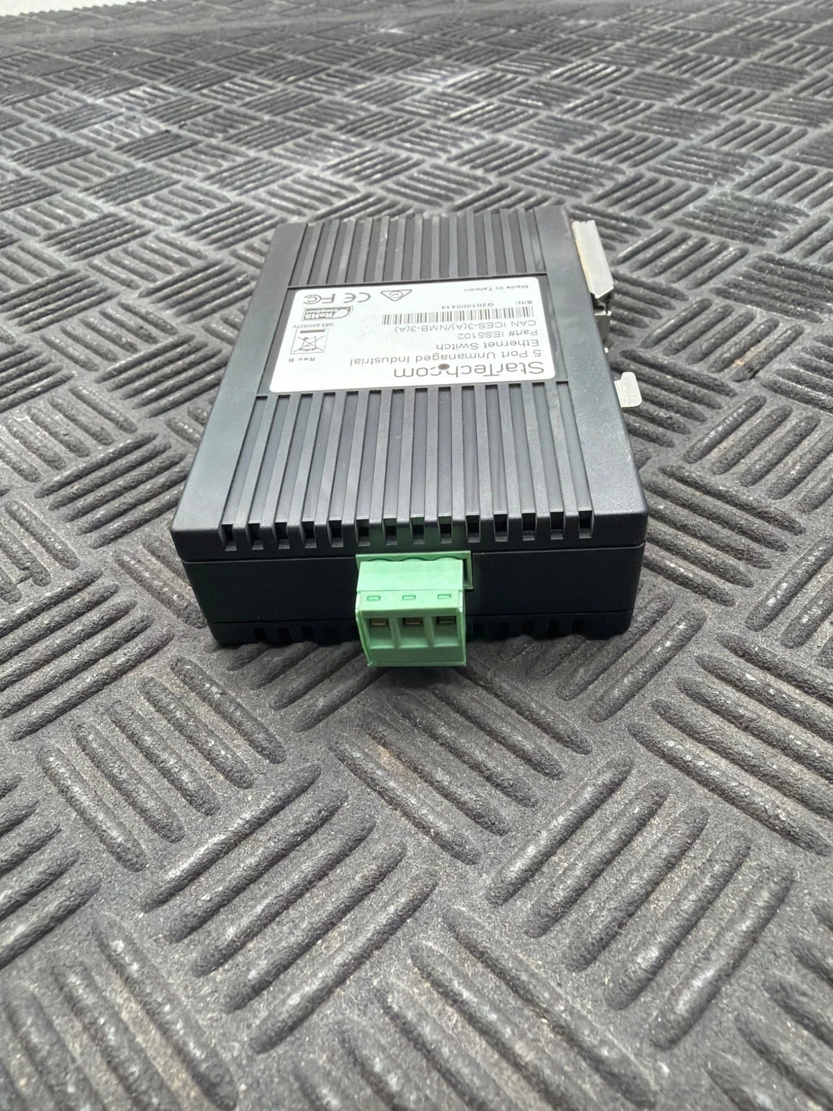 STARTECH IES5102 5-Port Unmanaged Industrial Ethernet Switch USED - Image 2