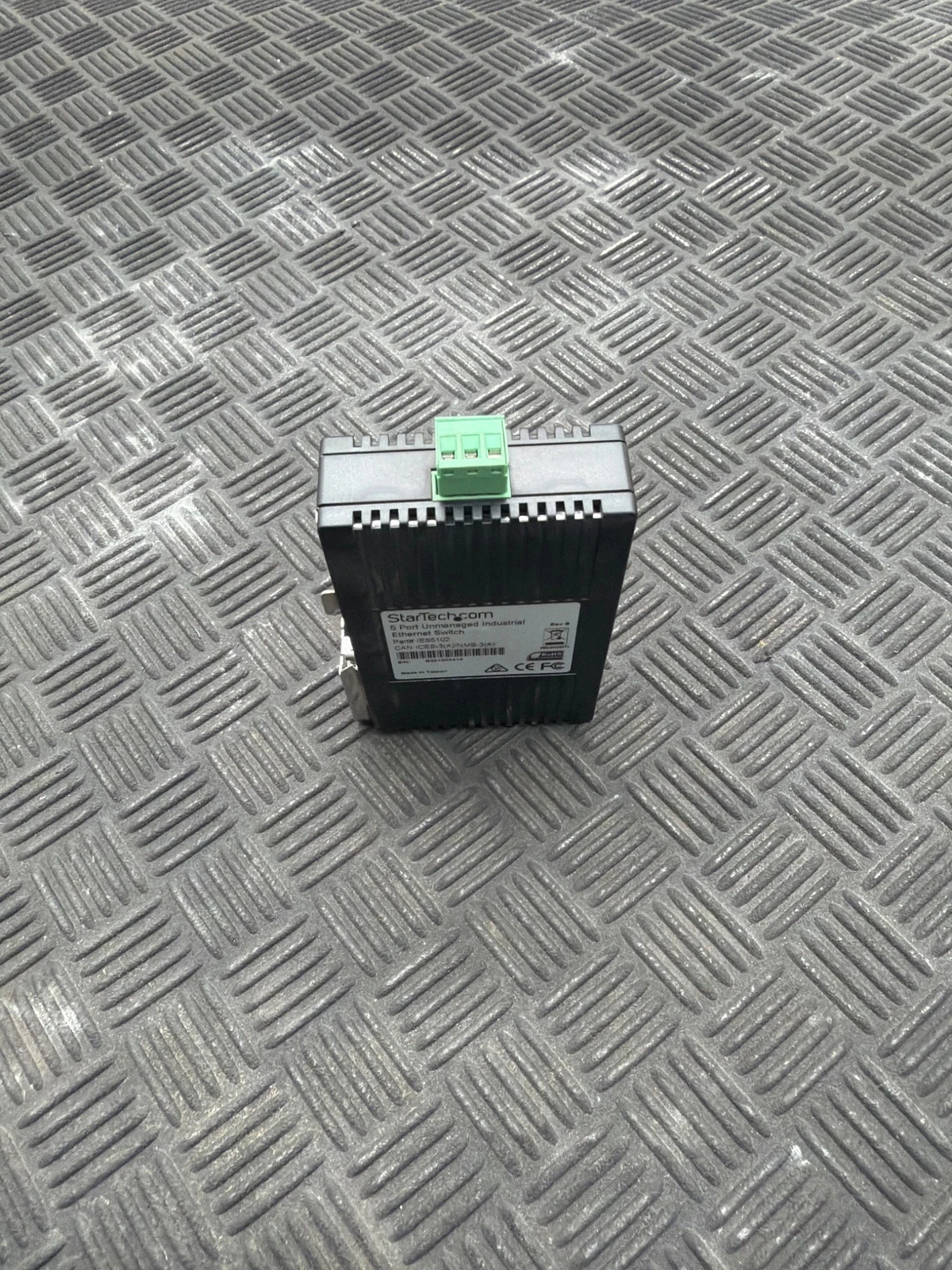 STARTECH IES5102 5-Port Unmanaged Industrial Ethernet Switch USED - Image 4