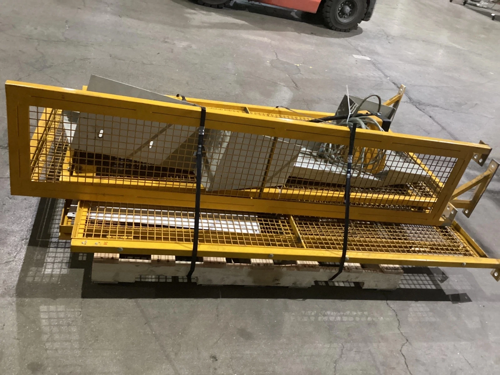 Machine Guarding System With STI MC4700 Light Curtains & Bernstein Foot Switch USED - Image 4