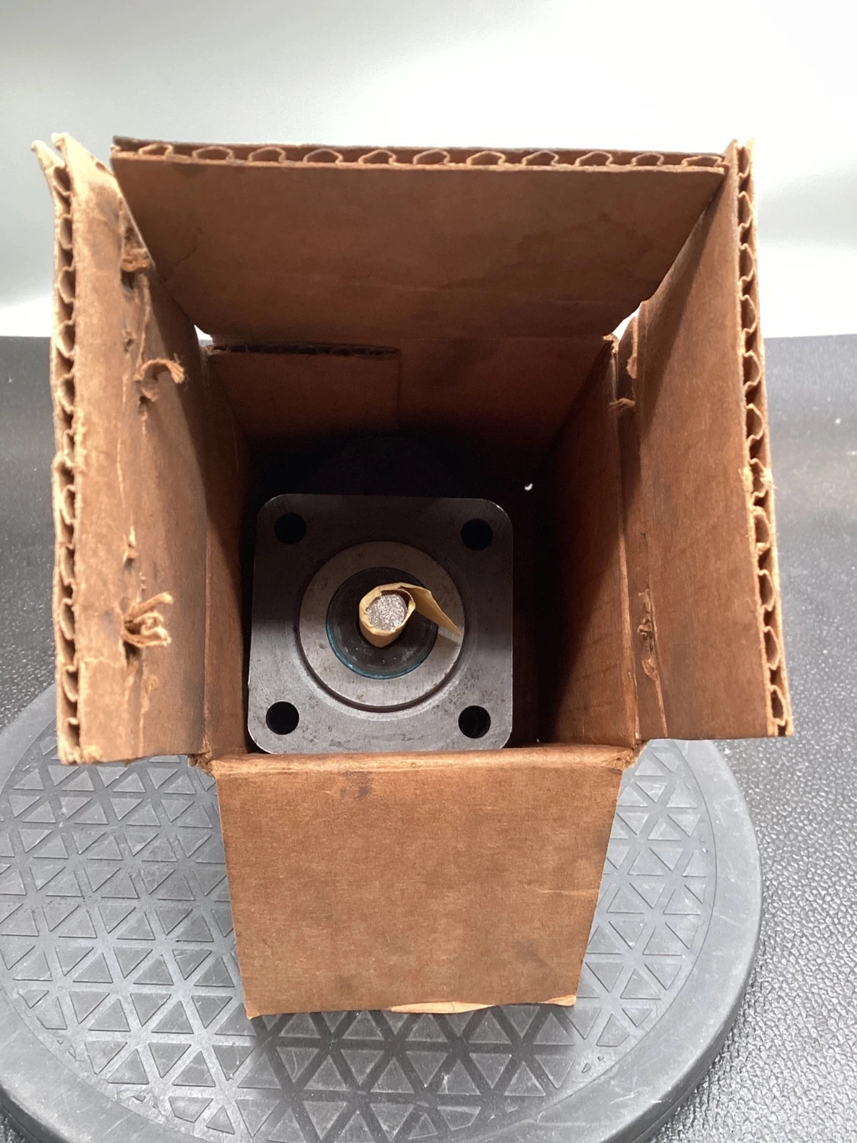 DELTA POWER D4 K2 Gear Pump 0.197 in³/rev 4-Bolt Mount Bi-Directional USED - Image 7