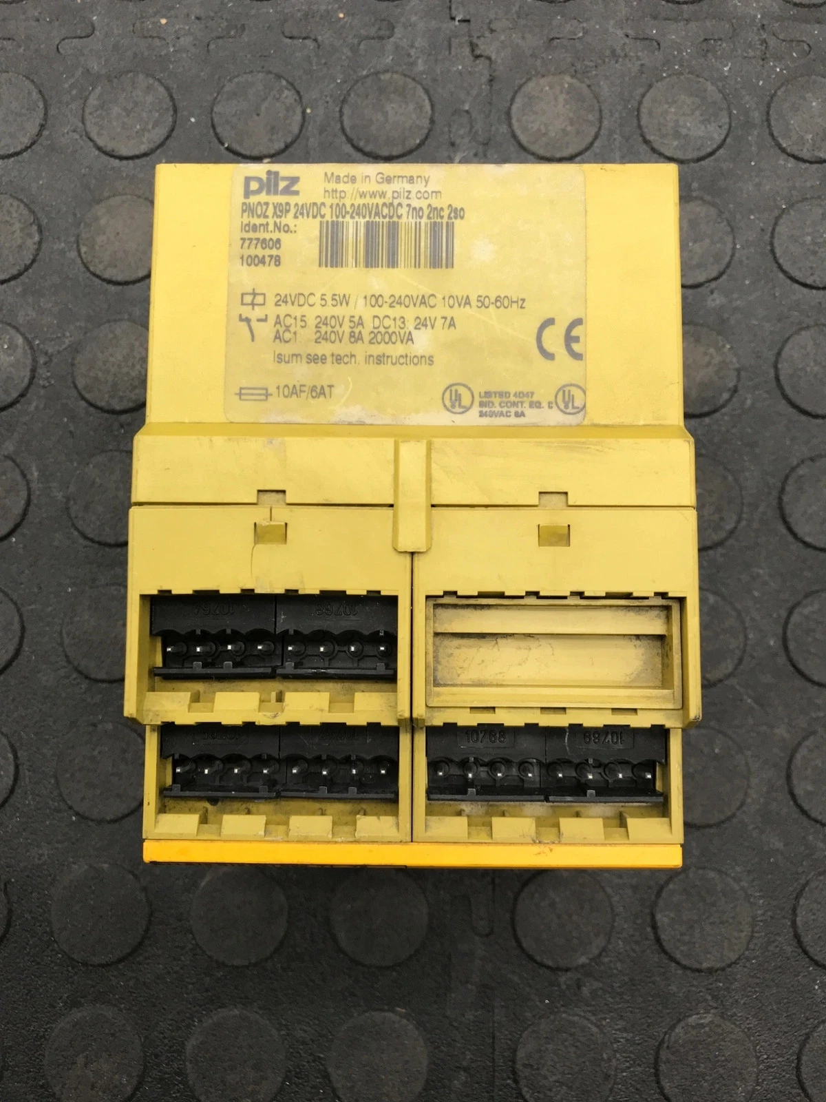 PILZ 777606 PNOZ X9P Safety Relay 24VDC 100–240VAC 7NO 2NC USED - Image 2