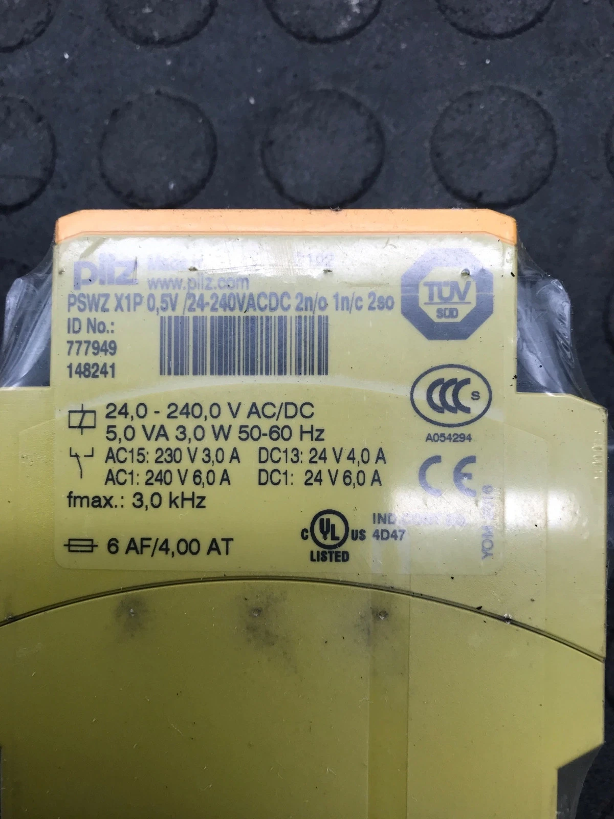 PILZ PSWZ X1P Safety Relay 24–240VAC/DC NEW - Image 3