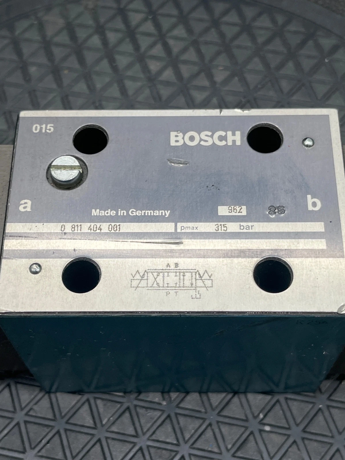 BOSCH REXROTH 0 811 404 001 Hydraulic Directional Control Valve USED - Image 5