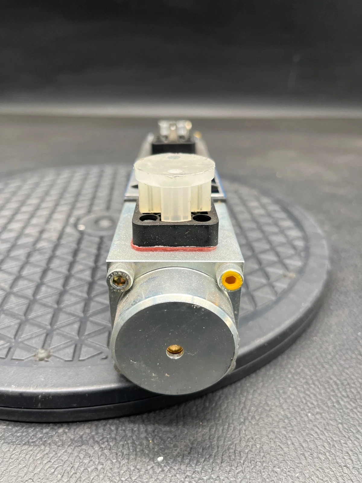 BOSCH REXROTH 0 811 404 119 Hydraulic Directional Control Valve USED - Image 4