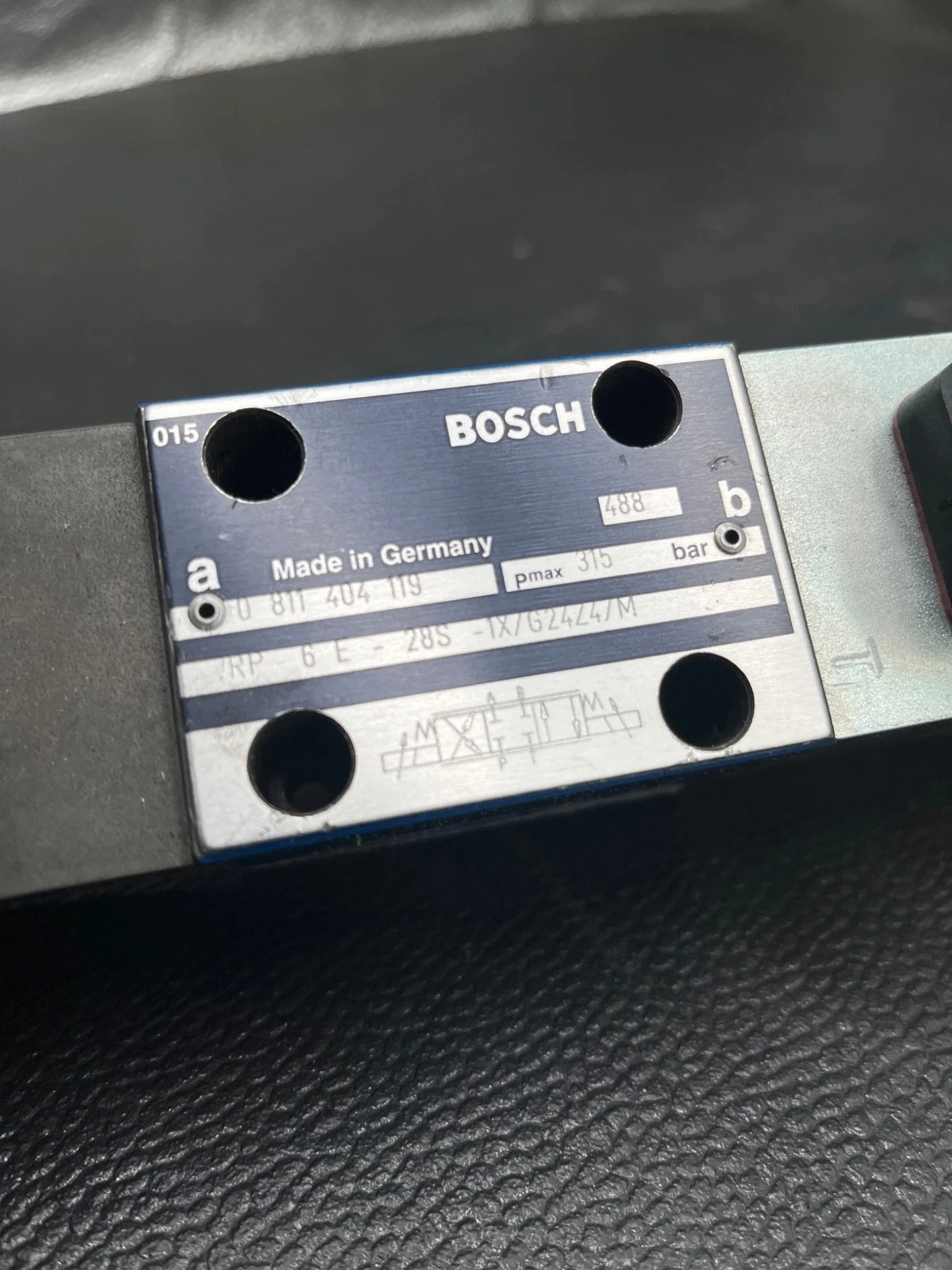 BOSCH REXROTH 0 811 404 119 Hydraulic Directional Control Valve USED - Image 9