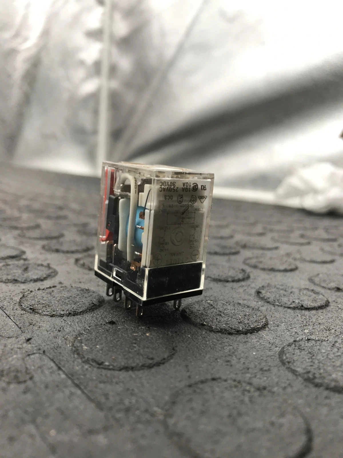 OMRON MY2N-D2 24 VDC General Purpose Relay USED - Image 2