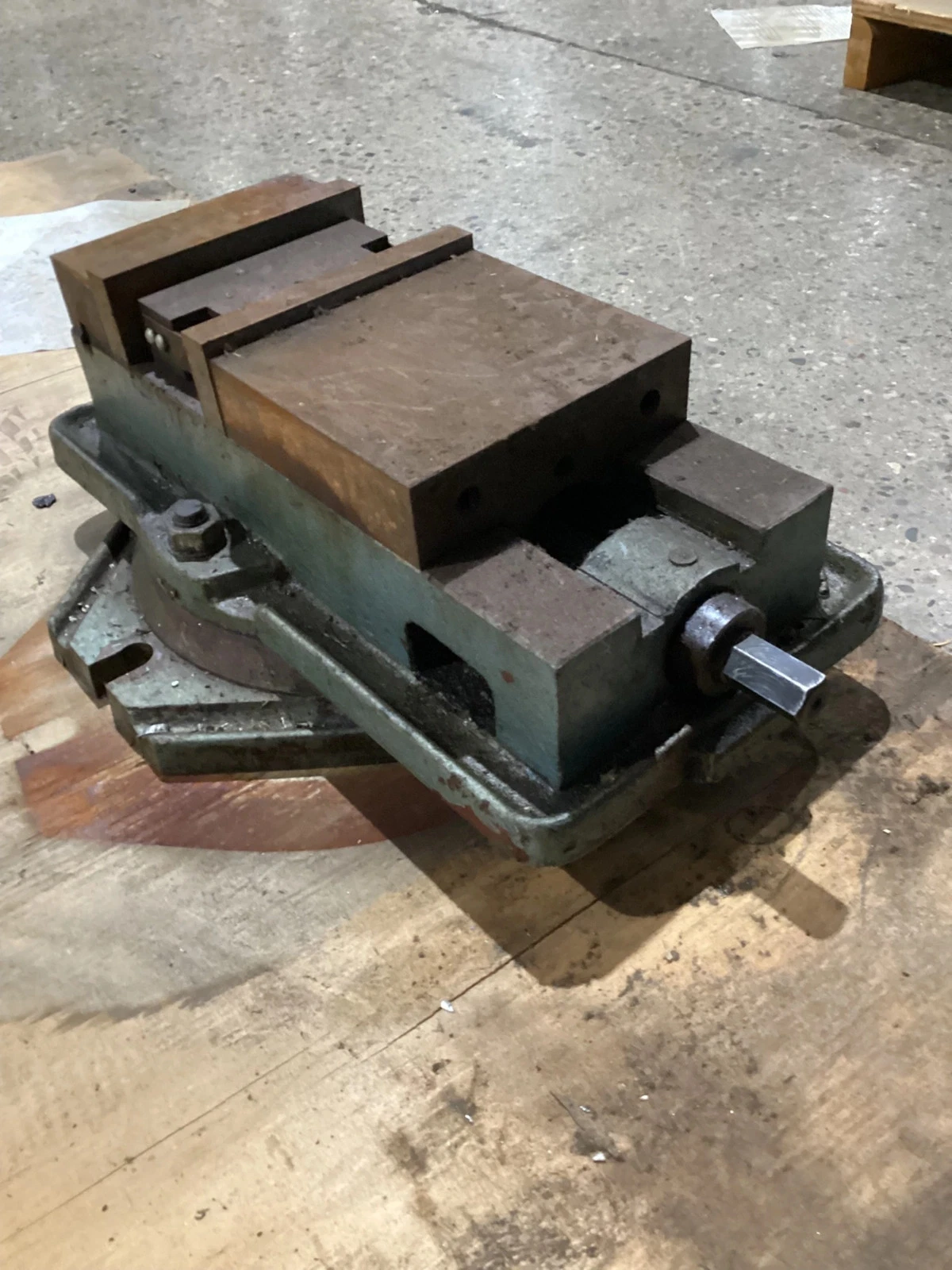 6” ANGLE LOCKING VISE W SWIVEL BASE - Image 5