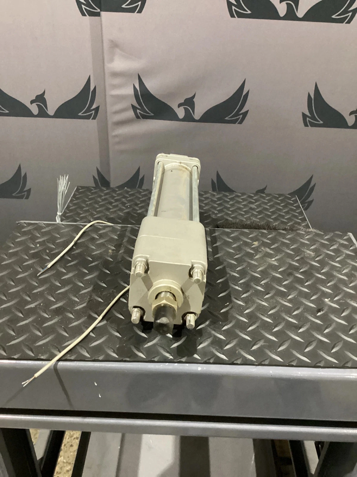 SMC CNA2-63D-UA 63 mm Power Lock Cylinder USED - Image 3