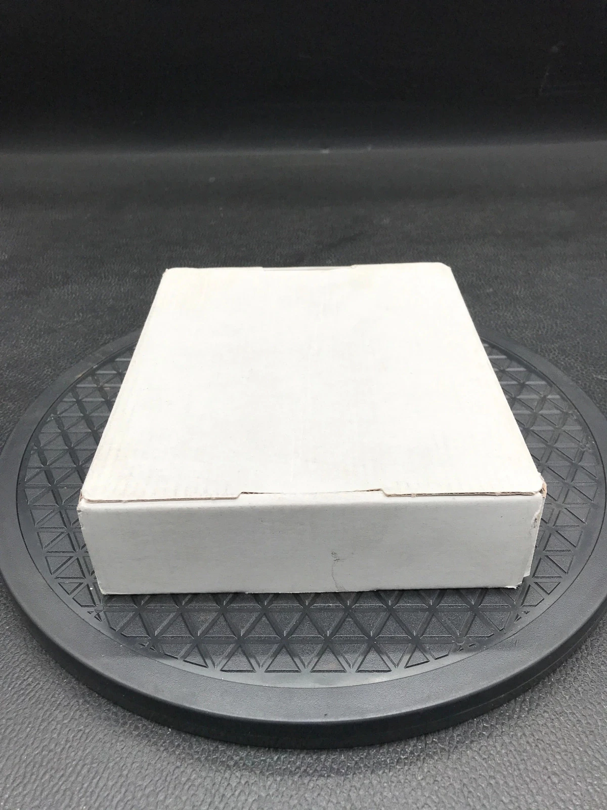 Allen-Bradley 1492-L4T-G Feed-Through Terminal Block Green 4mm² (Box of 50) NEW - Image 3
