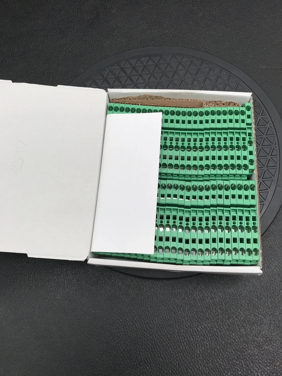 Allen-Bradley 1492-L4T-G Feed-Through Terminal Block Green 4mm² (Box of 50) NEW - Image 5
