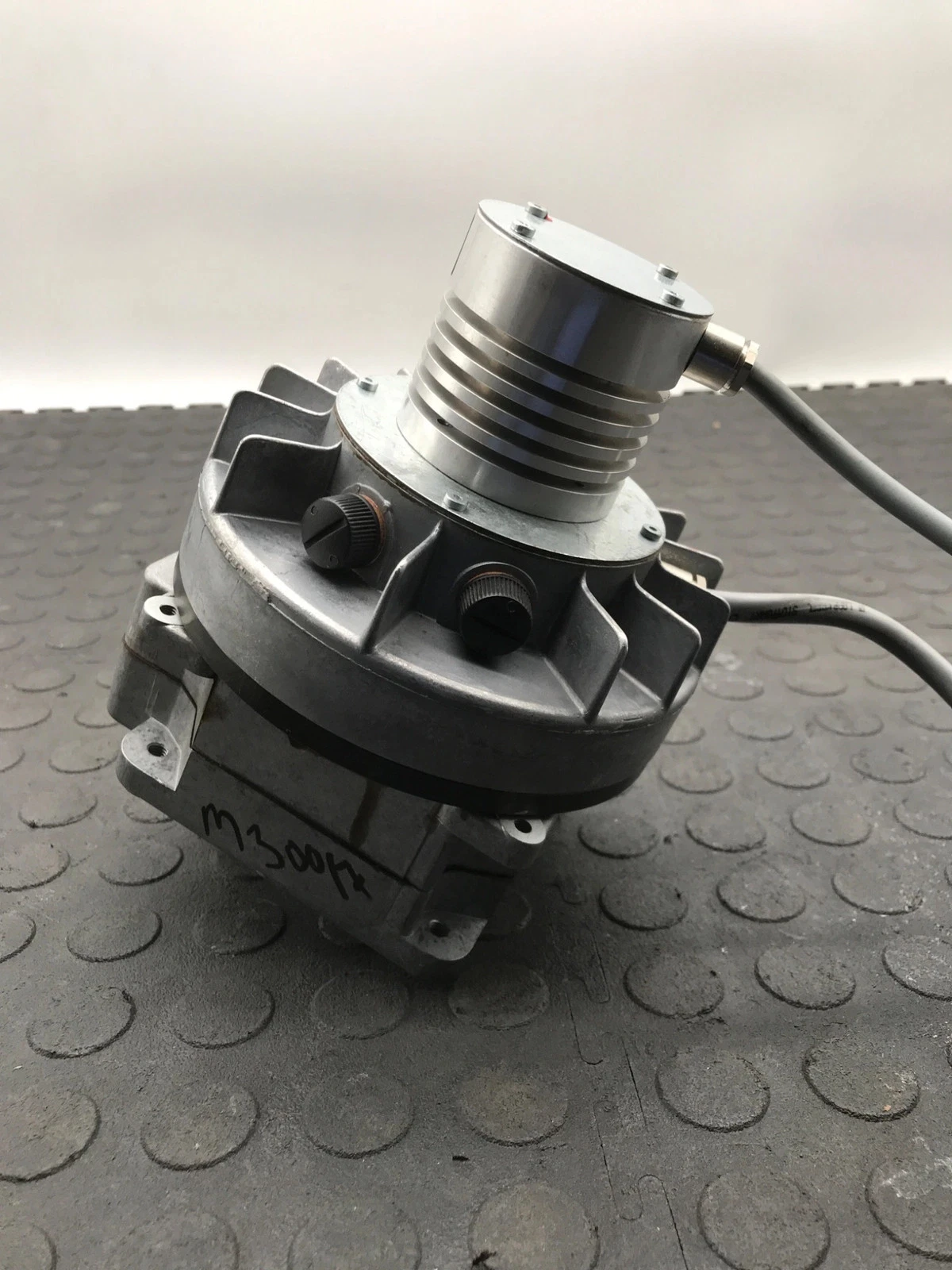 BAUMÜLLER NÜRNBERG GDM 120 F-462/0560 Servo Gearmotor Assembly USED - Image 5