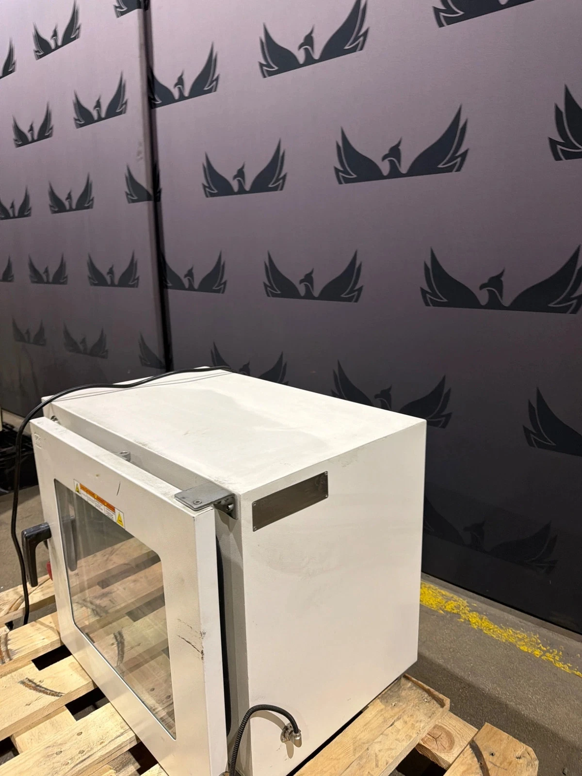 ACROSS INTERNATIONAL AT19 480°F AccuTemp Vacuum Oven USED - Image 2