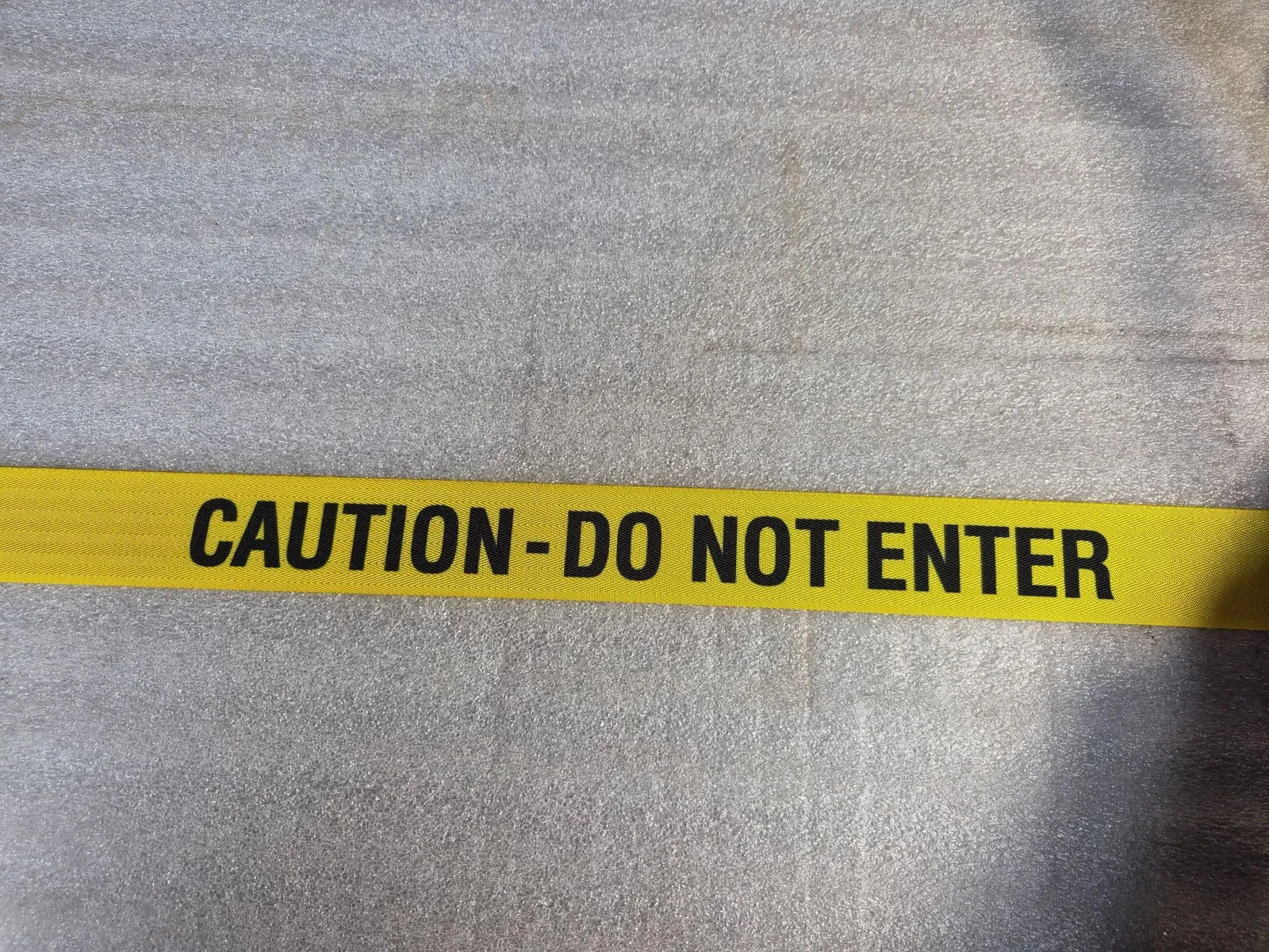 RETRACTA-BELT WM412SB20-CAU-RE “CAUTION – DO NOT ENTER” Wall Mount Barrier Kit NEW - Image 4