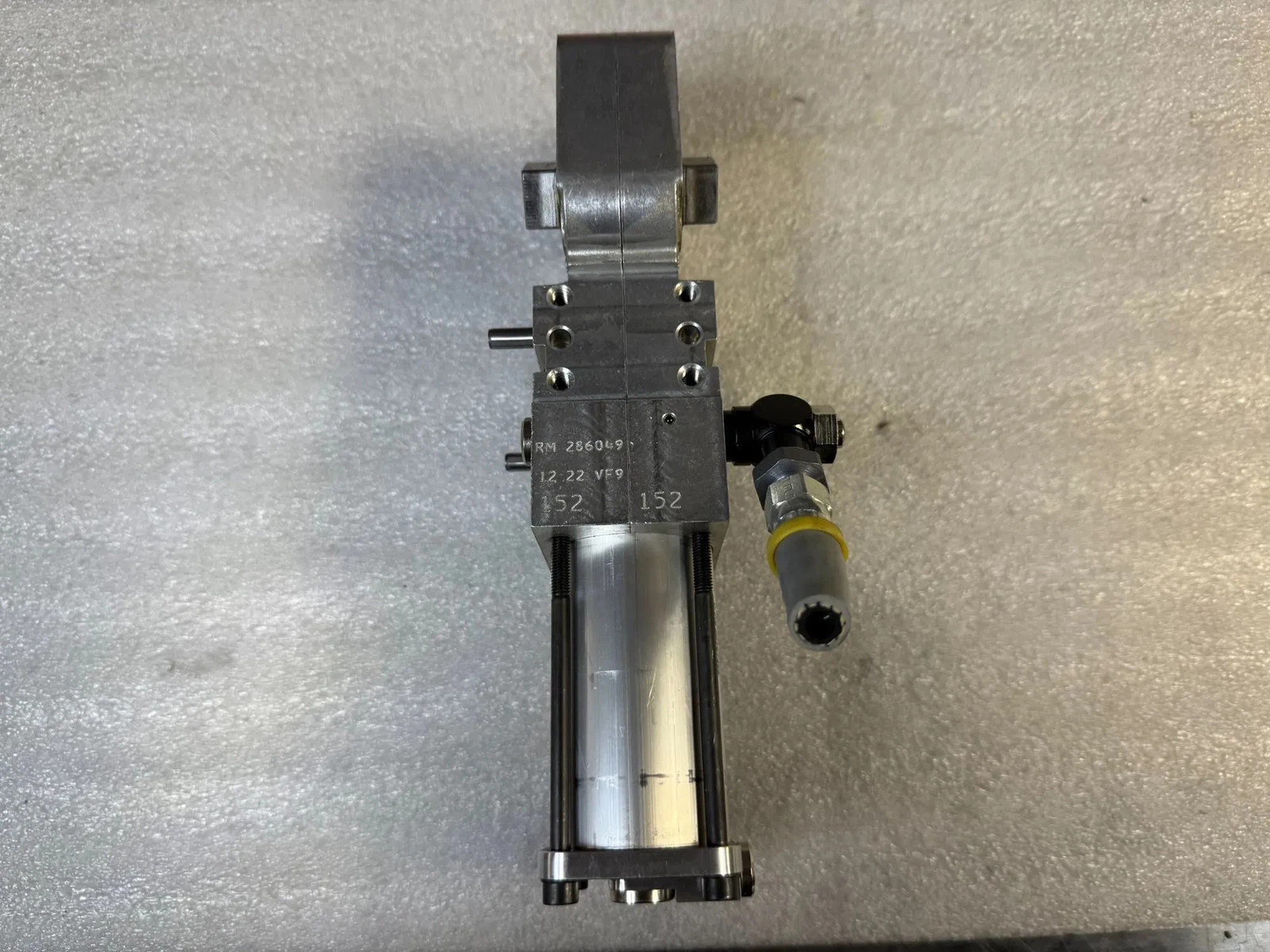 TUNKERS V2 40 LW A00 T12 5–135° Pneumatic Clamp USED - Image 4