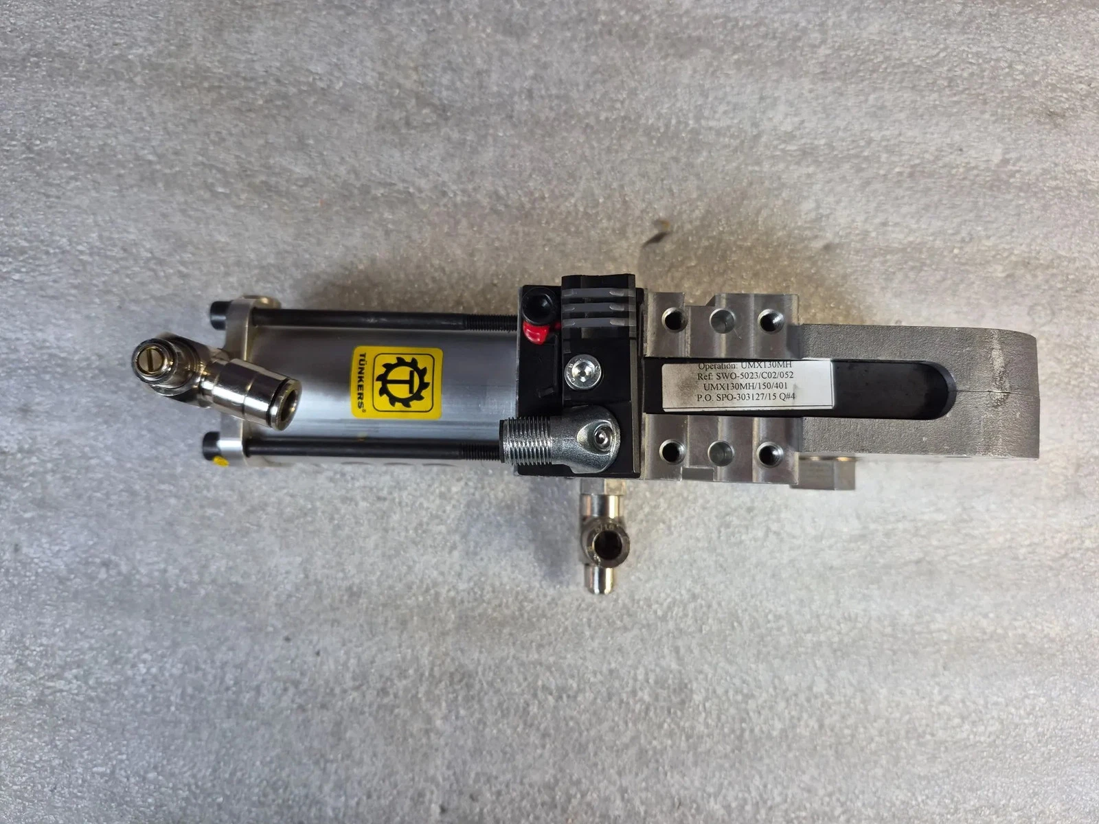 TUNKERS V 40 LW A00 T12 10-135° Pneumatic Clamp USED - Image 2