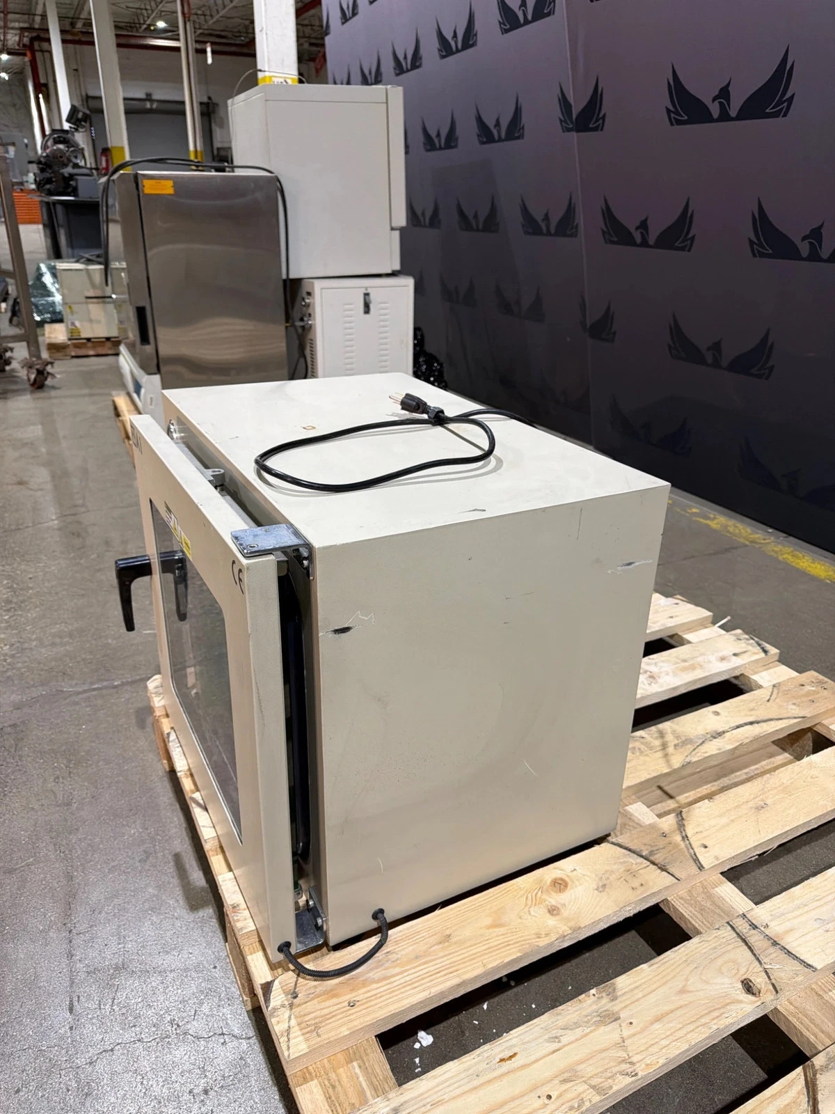 Across International AccuTemp-19s 500°F Vacuum Oven USED - Image 4