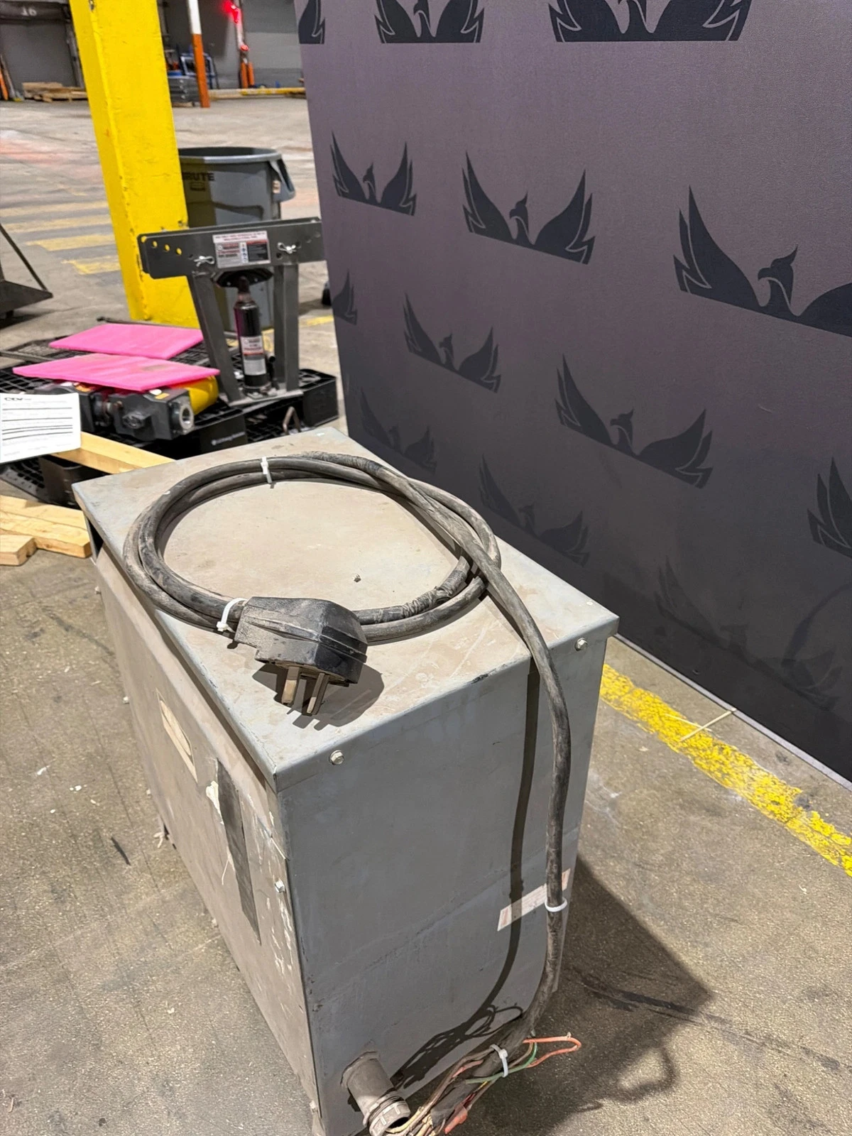 SQUARE D 45T3H 45 KVA 3-Phase Insulated Transformer 480V - 208Y/120V USED - Image 3