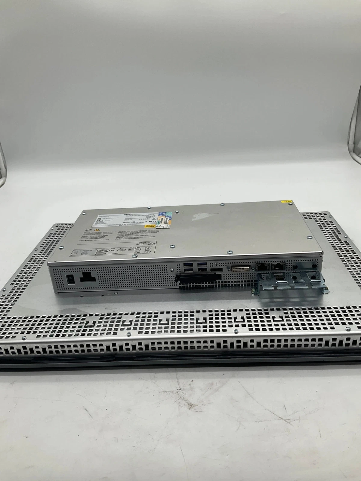 SIEMENS 6AV7240-3EC07-0HA0 SIMATIC IPC477D 22" Touch Panel PC USED - Image 3