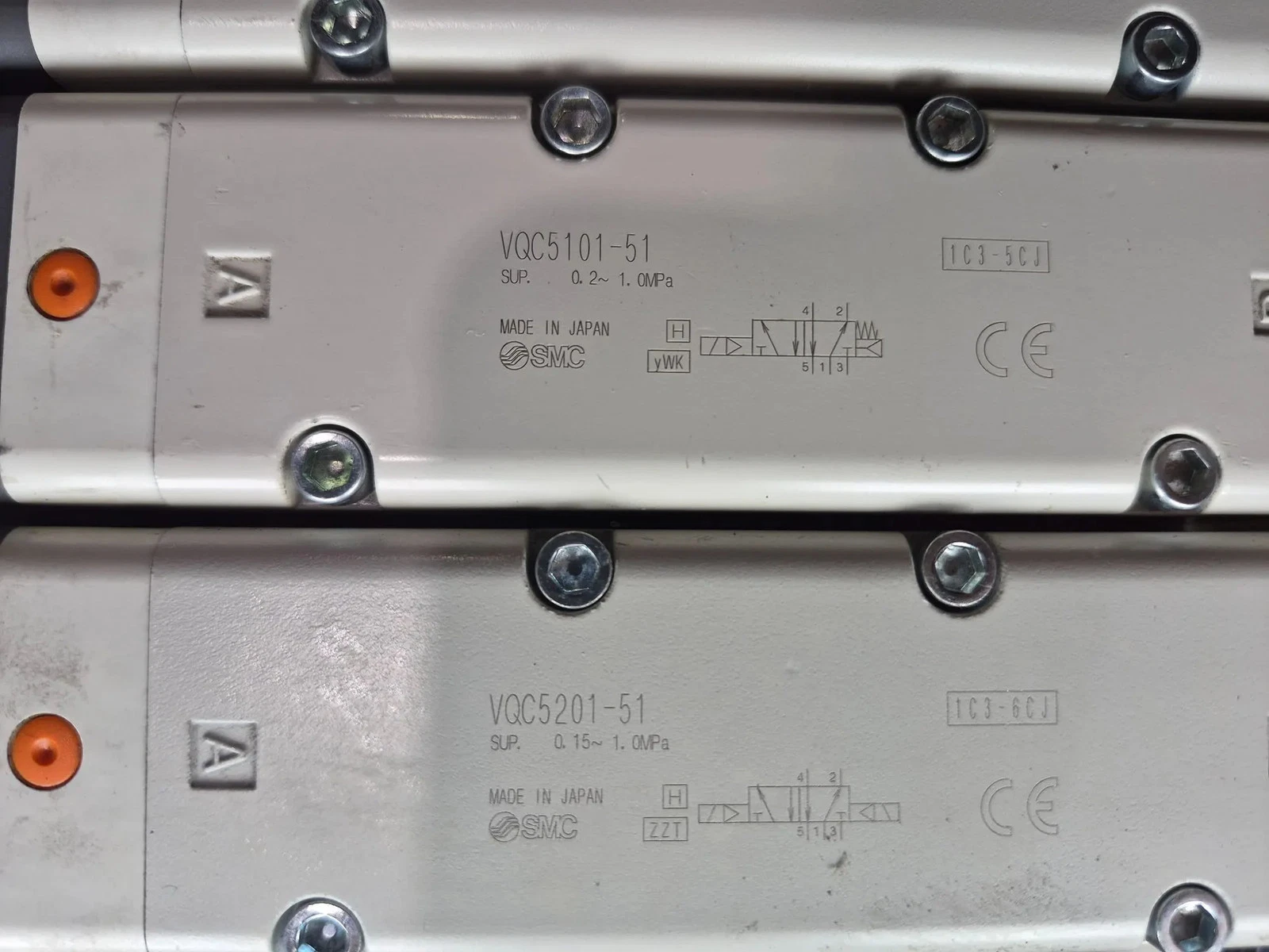 SMC VV5QC51-1004TSKAN Solenoid Valve Manifold VQC5101-51, VQC5201-51, VQC5401-51, VQC5501-51 IO-Link USED - Image 3