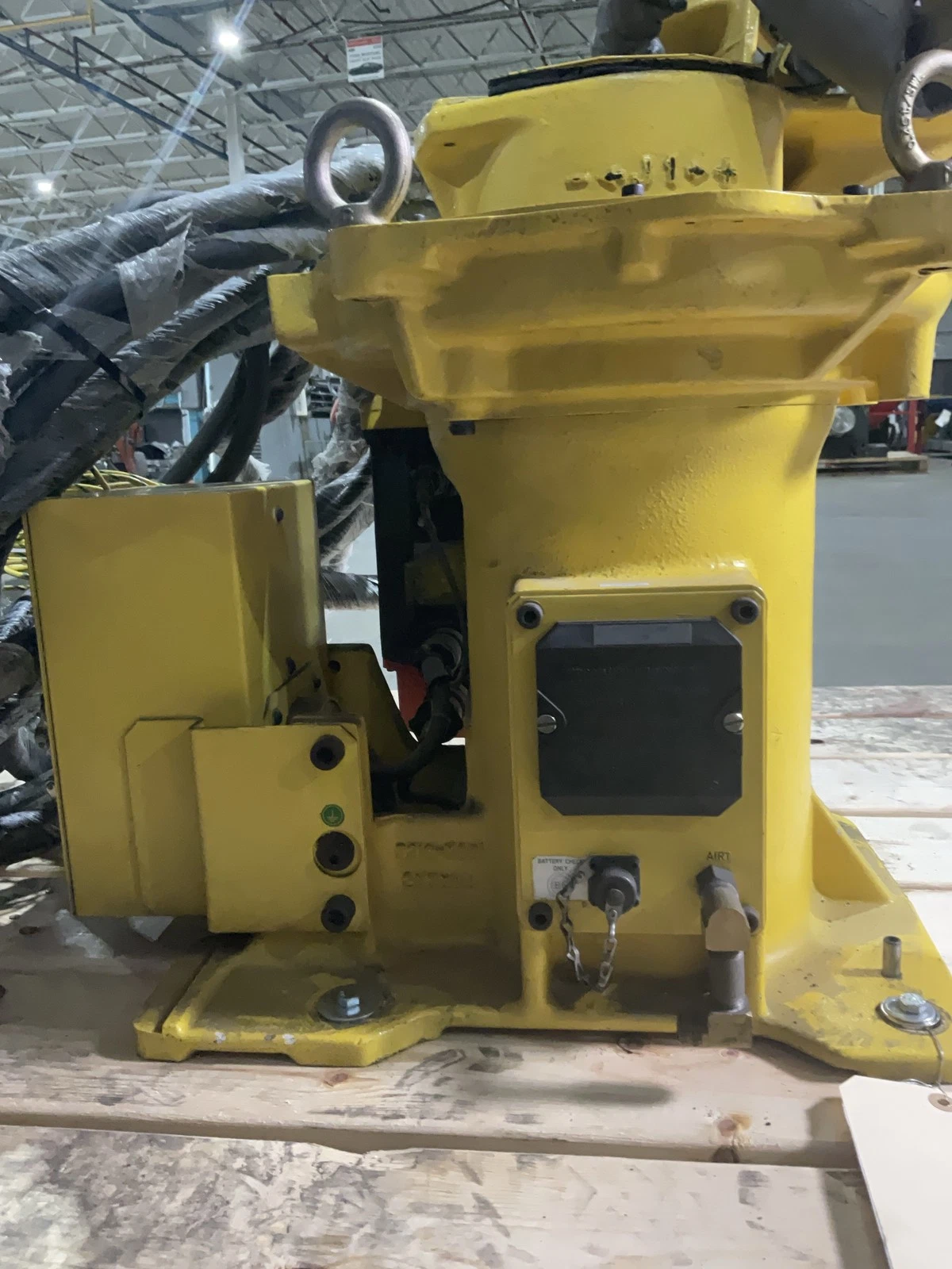 FANUC Arc Mate 100i Complete with R-J2 Controller USED - Image 5
