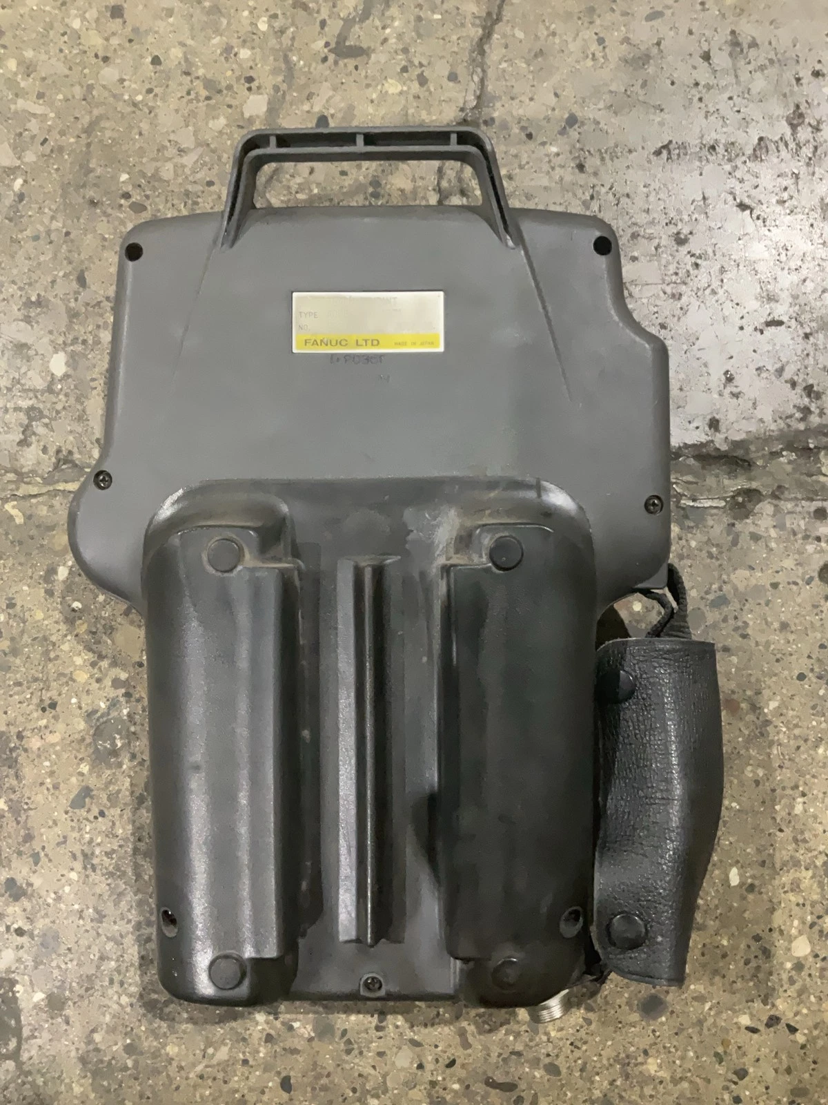 FANUC Arc Mate 100i Complete with R-J2 Controller USED - Image 12