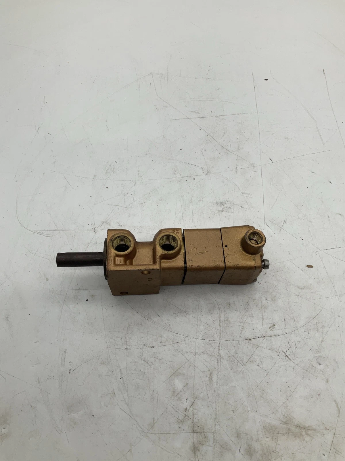 VERSA VAA-3301-130A-150 Air Pilot Valve USED - Image 3