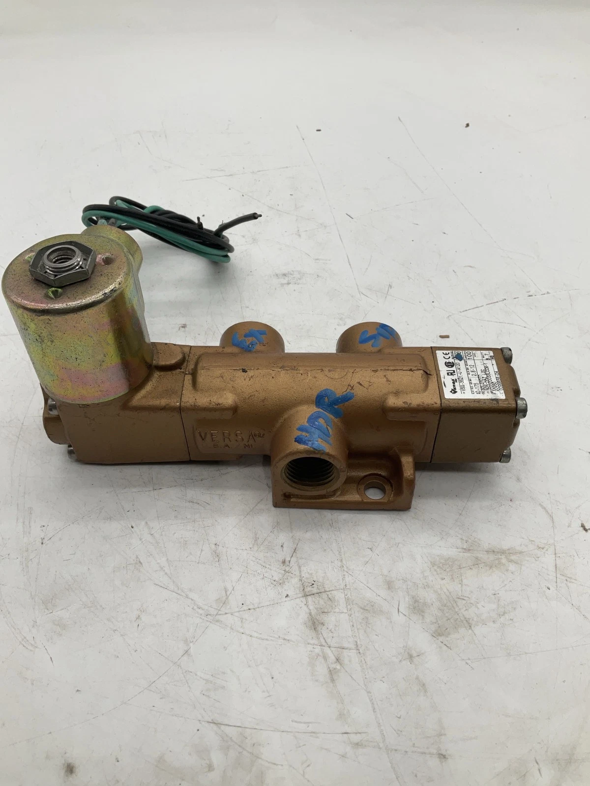 VERSA VSG-3521-U-A120 Solenoid Valve USED - Image 3