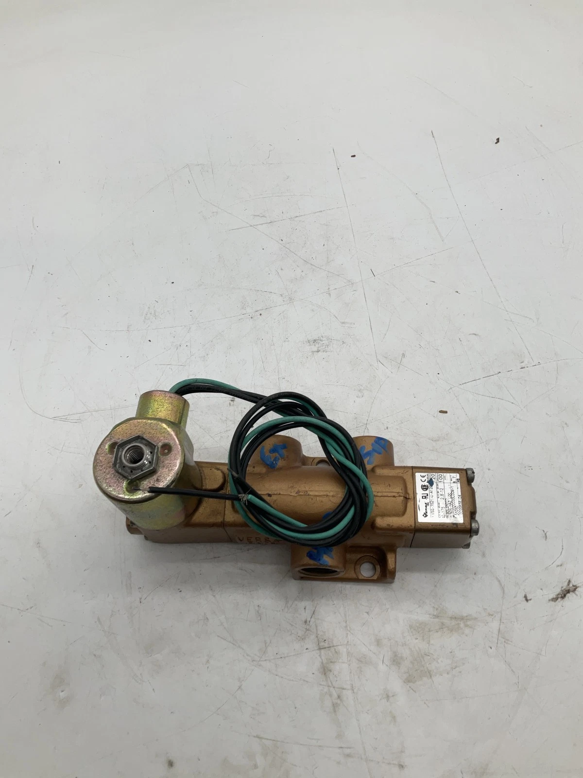 VERSA VSG-3521-U-A120 Solenoid Valve USED - Image 6