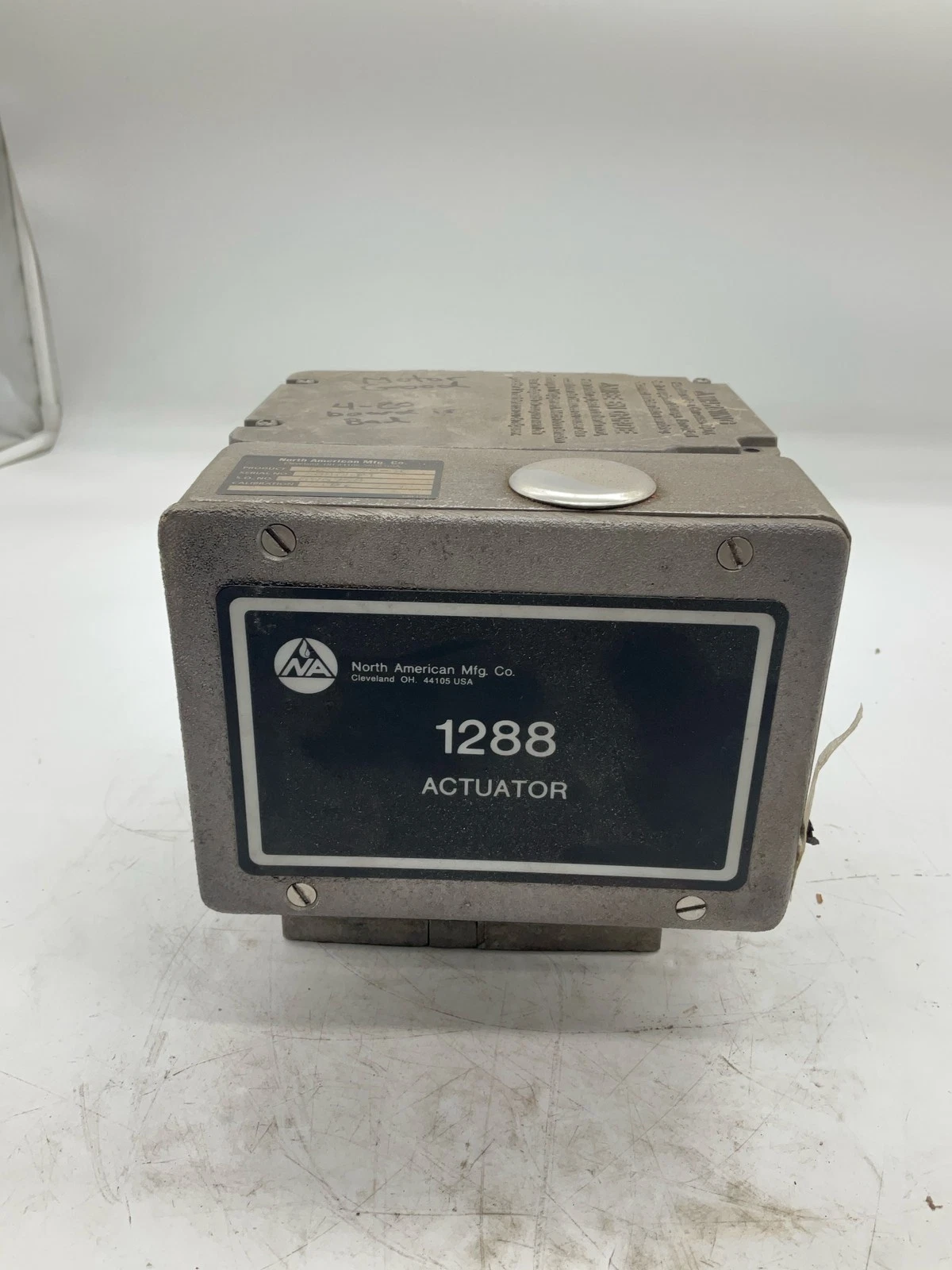 Honeywell M6284C1044 Modutrol IV Motor with North American 1288 Actuator USED - Image 3
