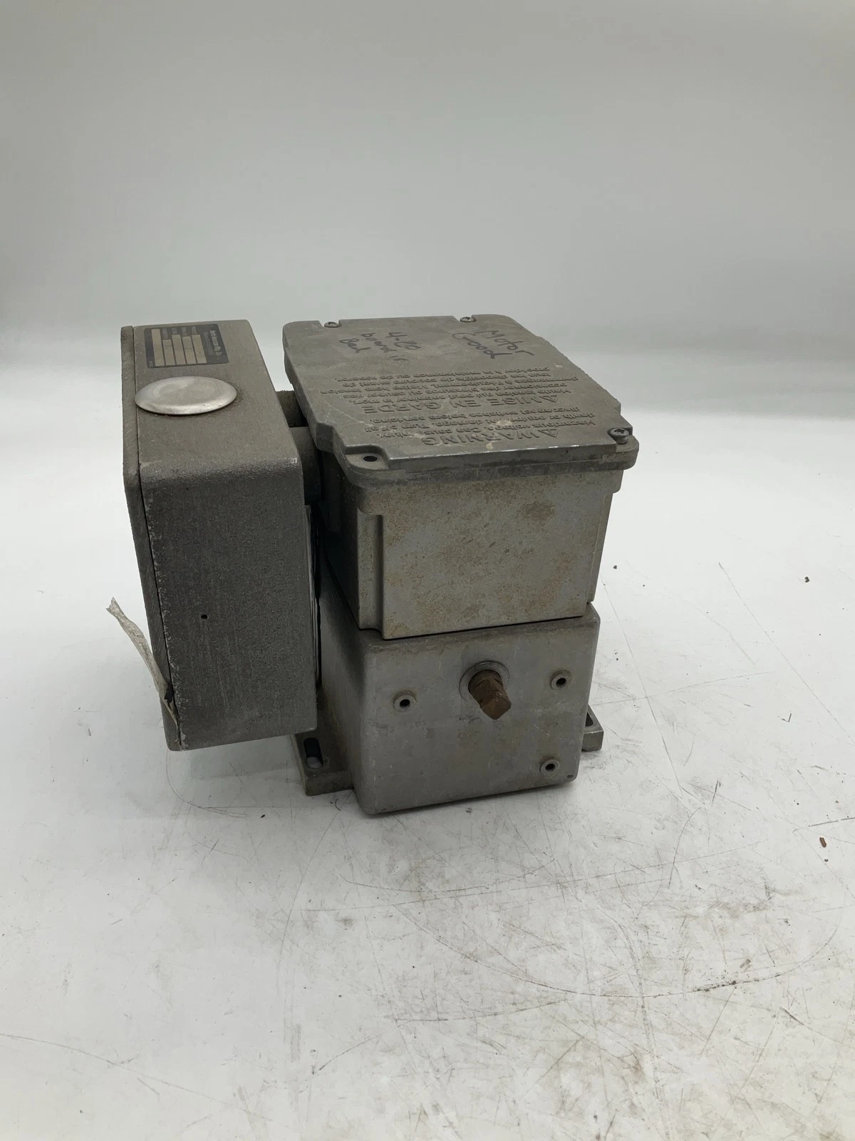 Honeywell M6284C1044 Modutrol IV Motor with North American 1288 Actuator USED - Image 4