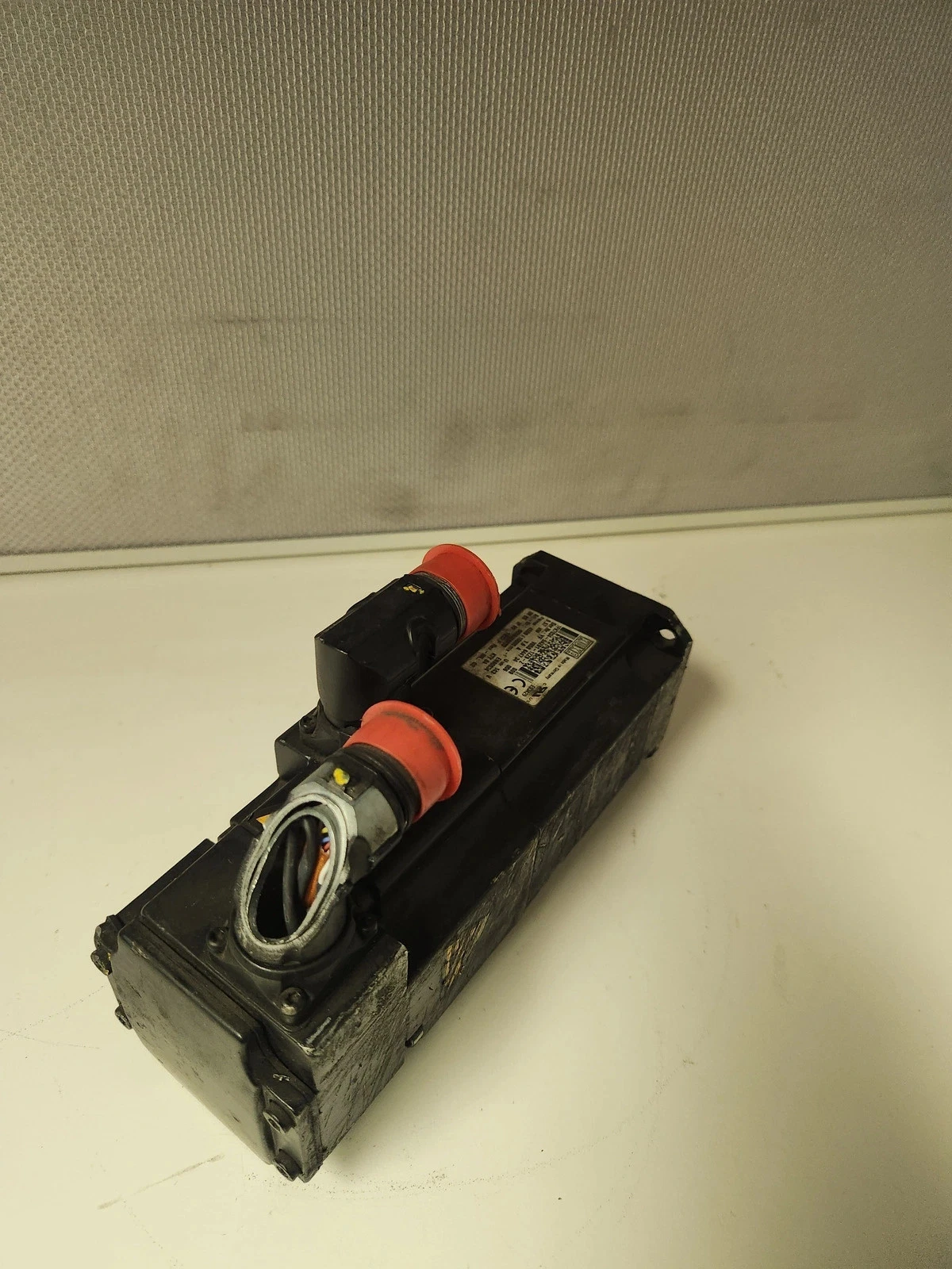 KUKA SERVO MOTOR 1FK7034-5AZ91-1ZZ9-Z USED MISSING ELBOW COVER - Image 2